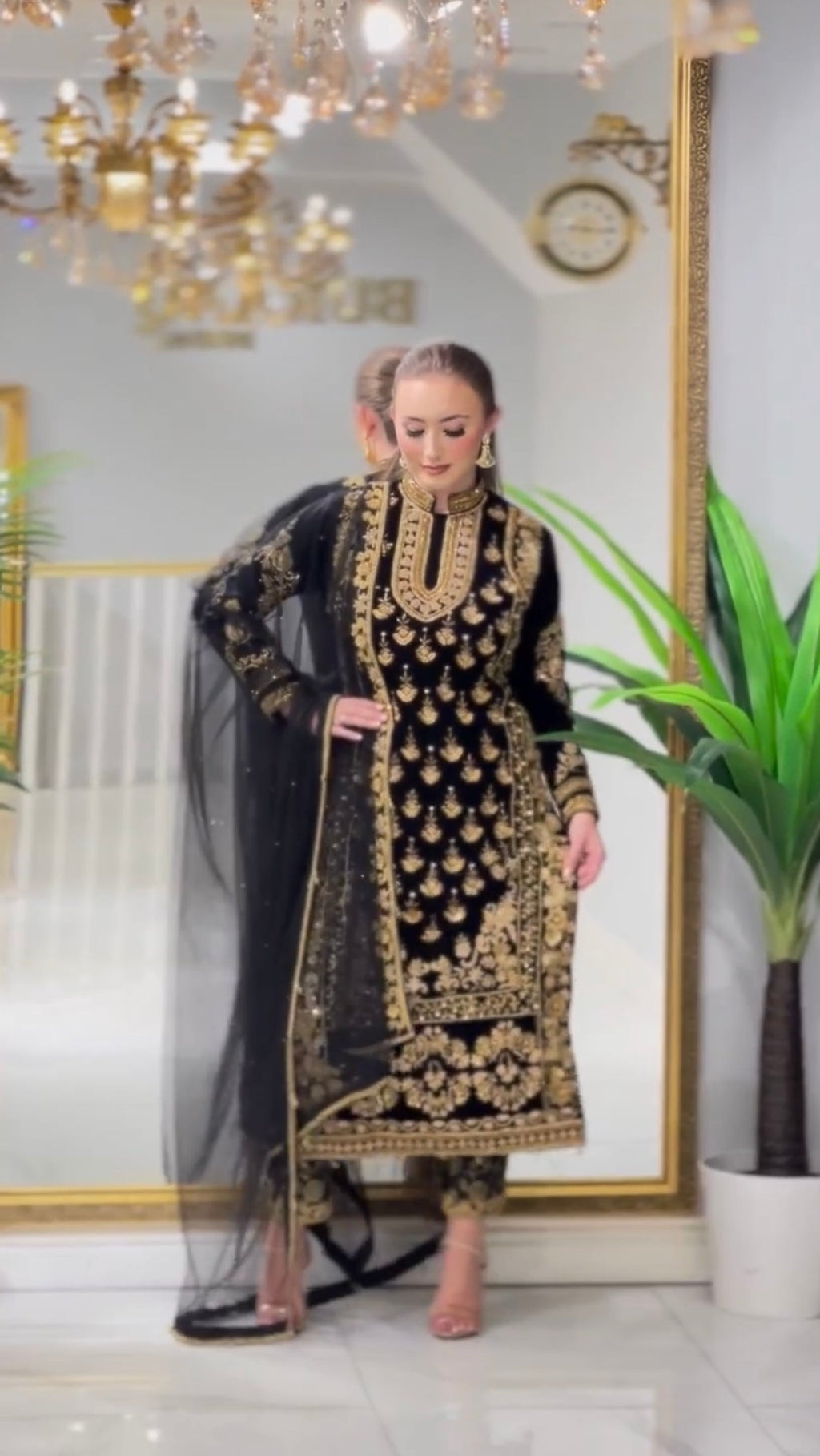 डिज़ाइनर पार्टी वियर लुक टॉप बॉटम और दुपट्टा सेट