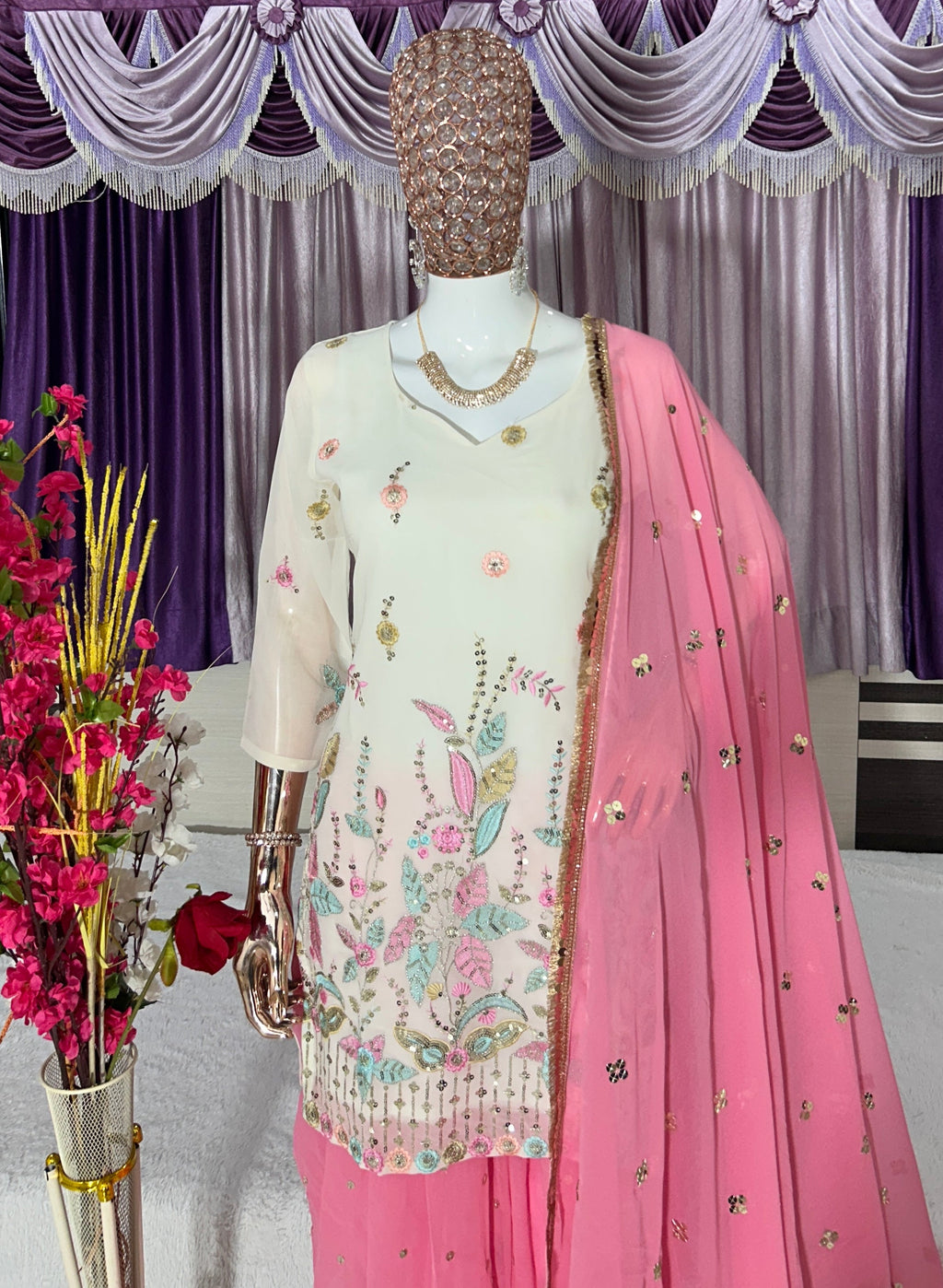 पार्टी वियर डिज़ाइनर टॉप-बॉटम और खूबसूरत दुपट्टा