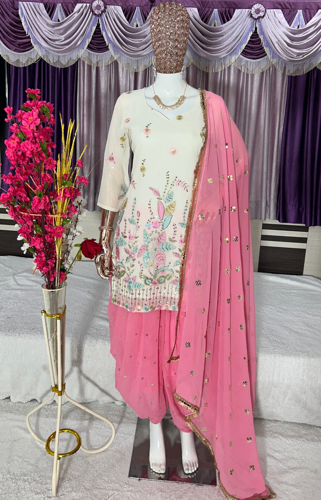 पार्टी वियर डिज़ाइनर टॉप-बॉटम और खूबसूरत दुपट्टा