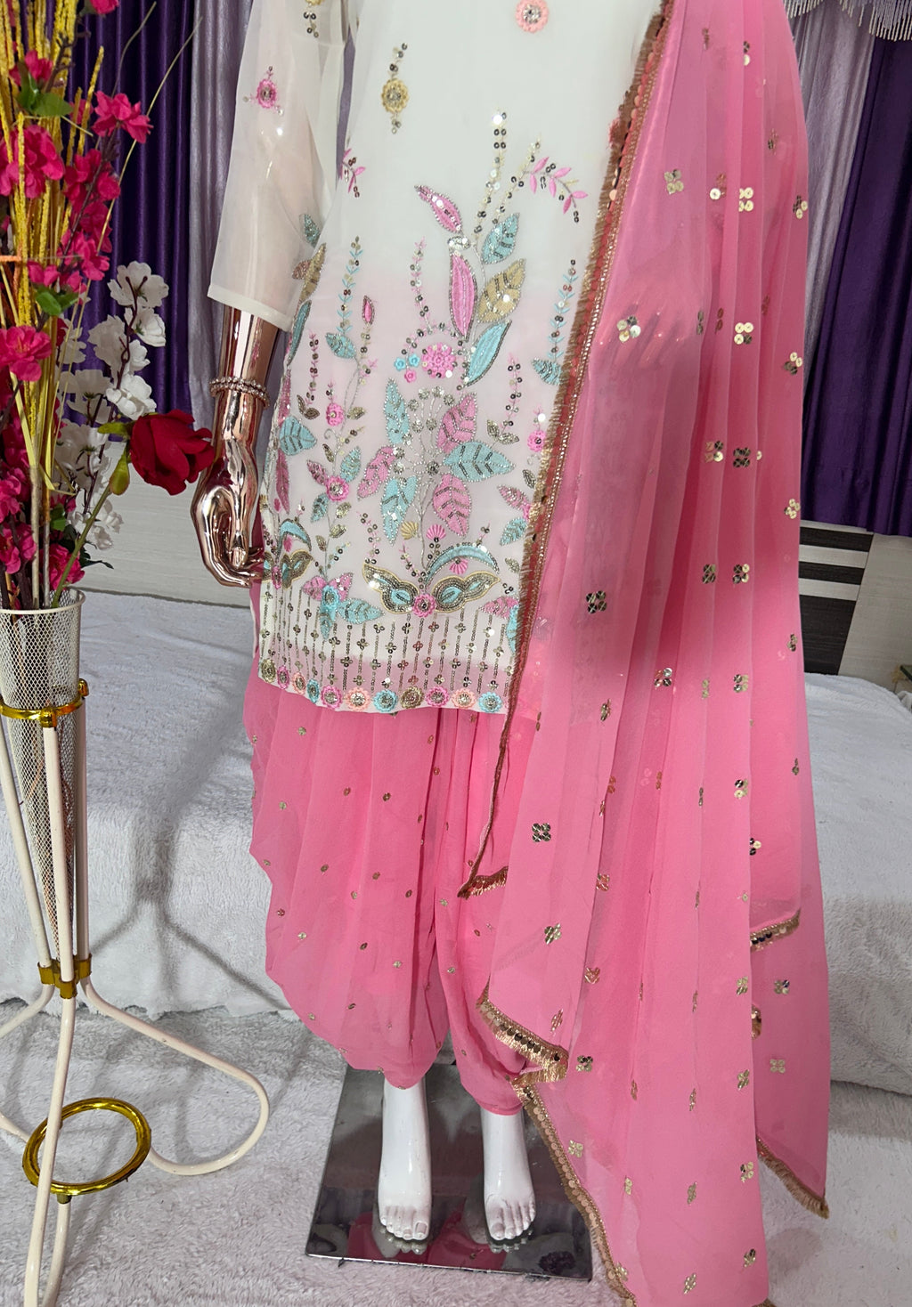 पार्टी वियर डिज़ाइनर टॉप-बॉटम और खूबसूरत दुपट्टा