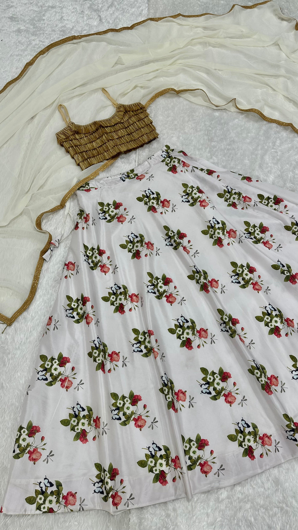 डिजिटल प्रिंट के साथ पार्टी वियर लहंगा चोली