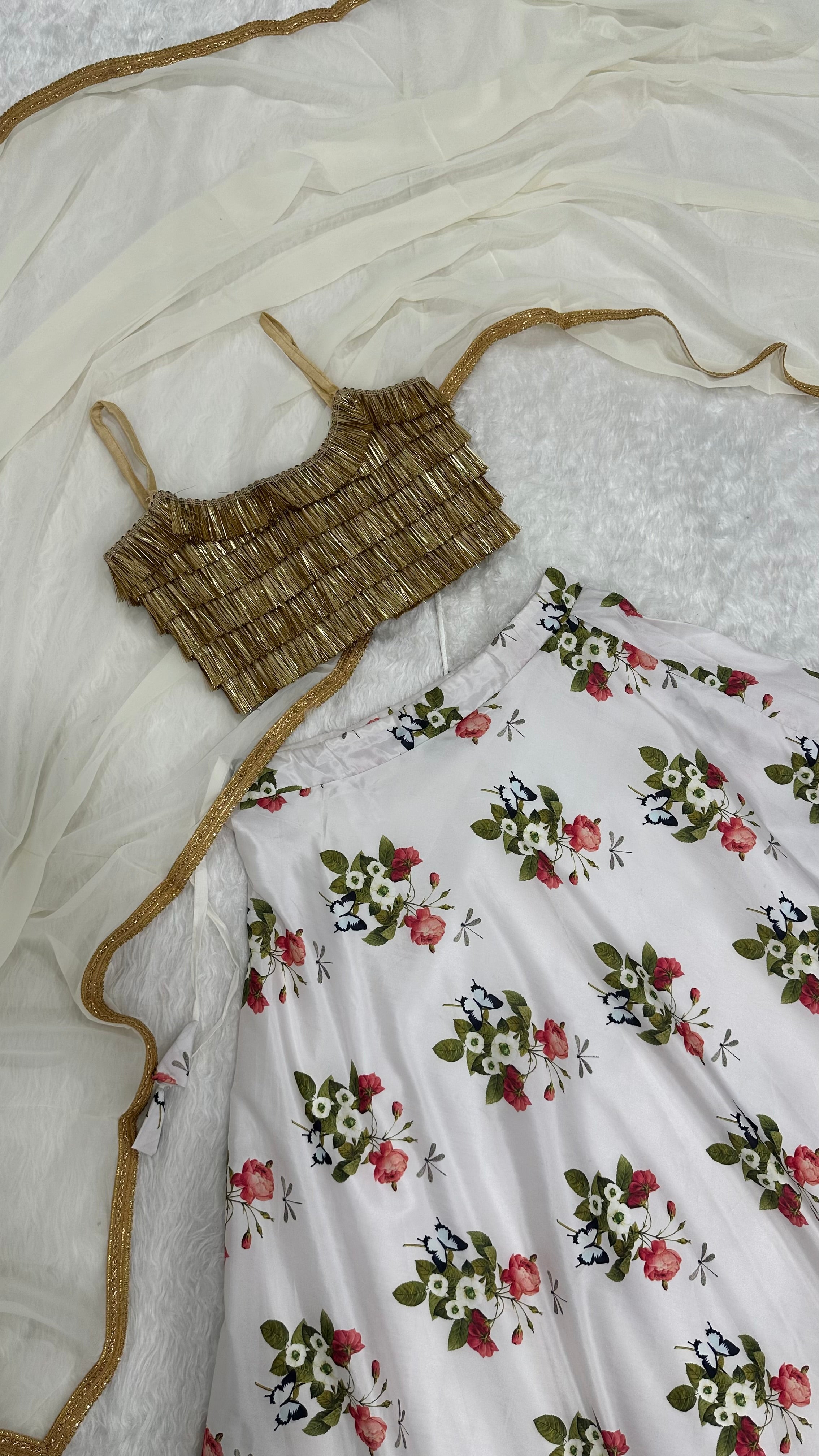 डिजिटल प्रिंट के साथ पार्टी वियर लहंगा चोली