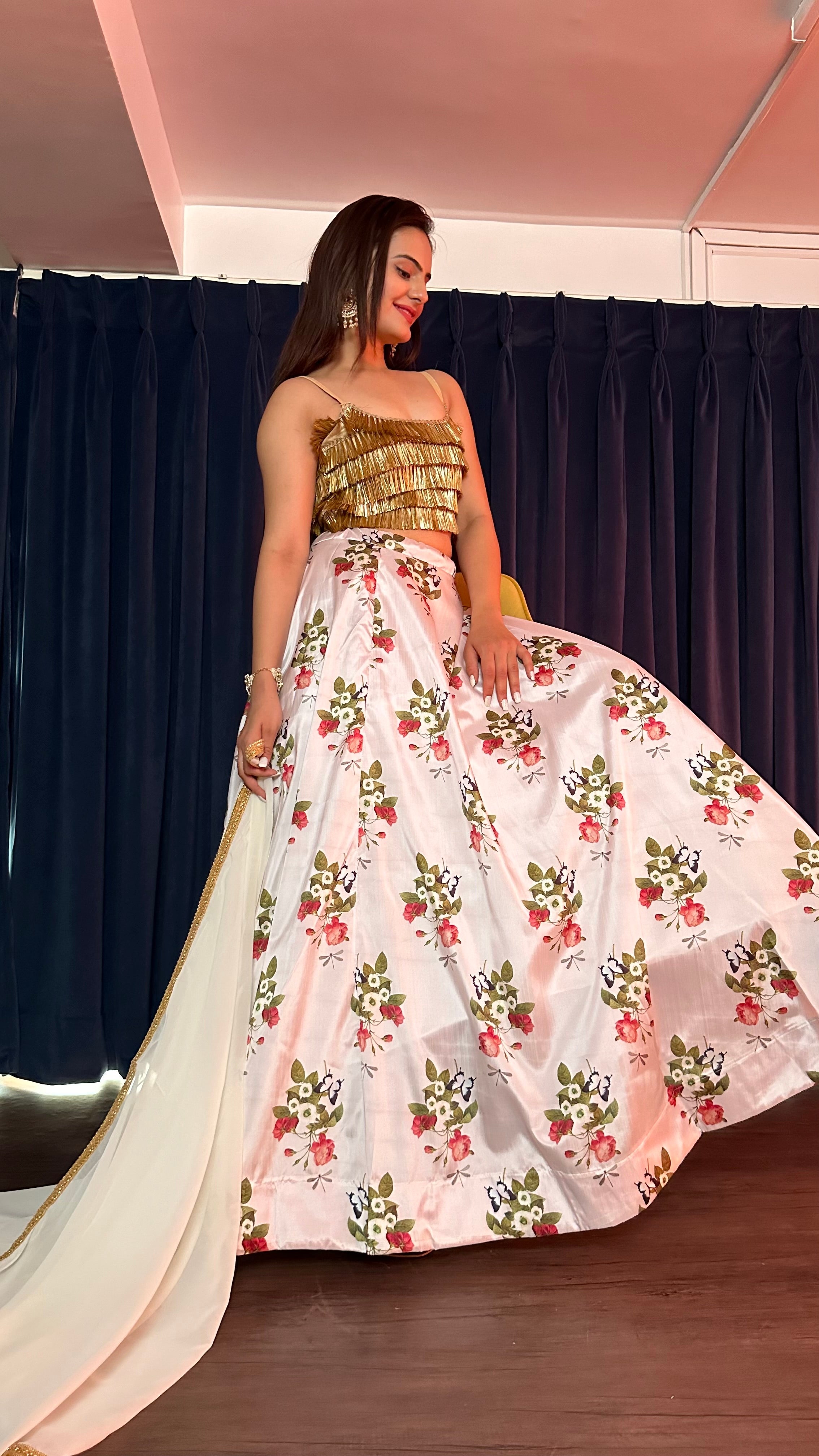 डिजिटल प्रिंट के साथ पार्टी वियर लहंगा चोली