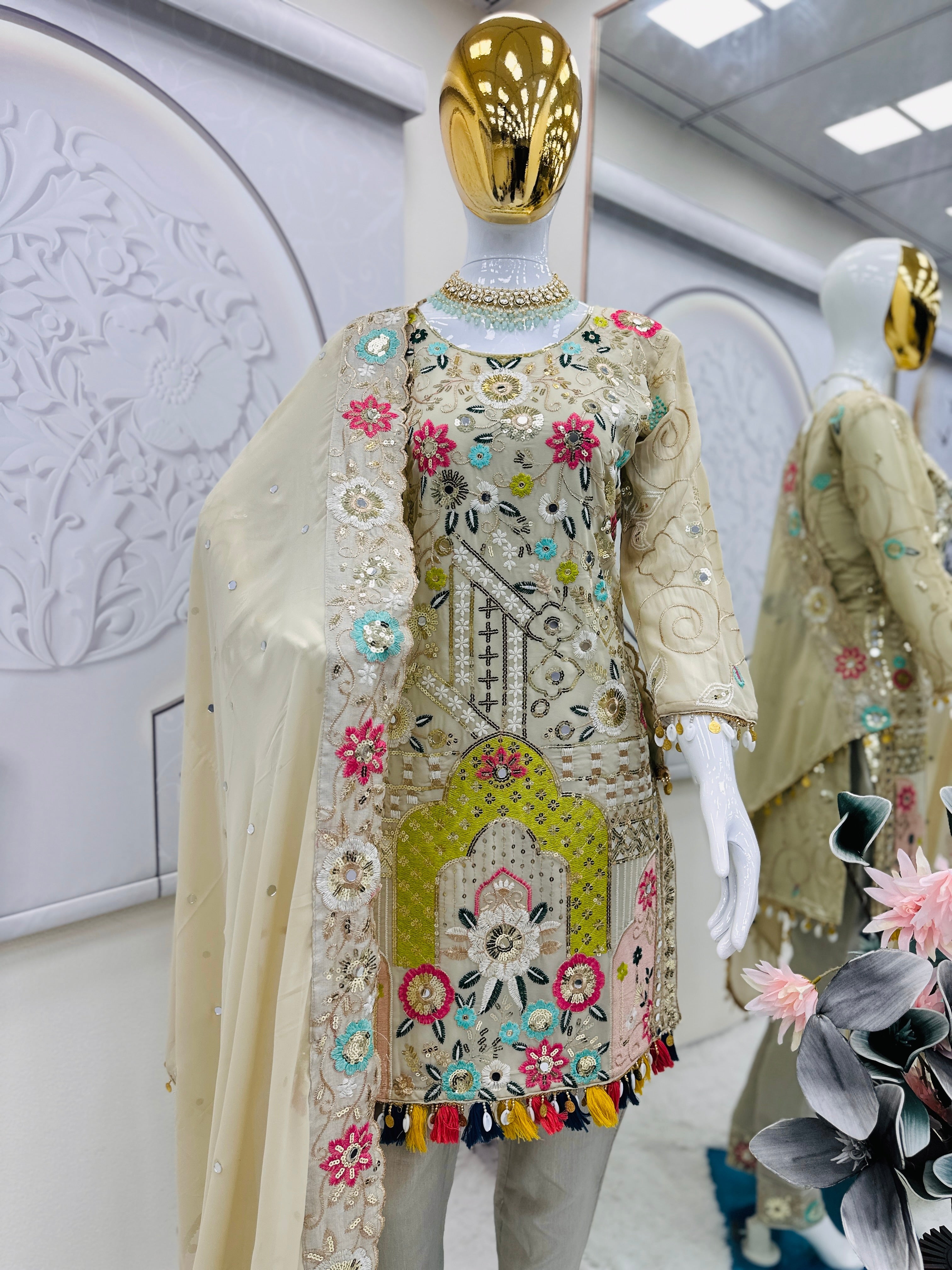 डिज़ाइनर पार्टी वियर लुक टॉप और बॉटम दुपट्टे के साथ