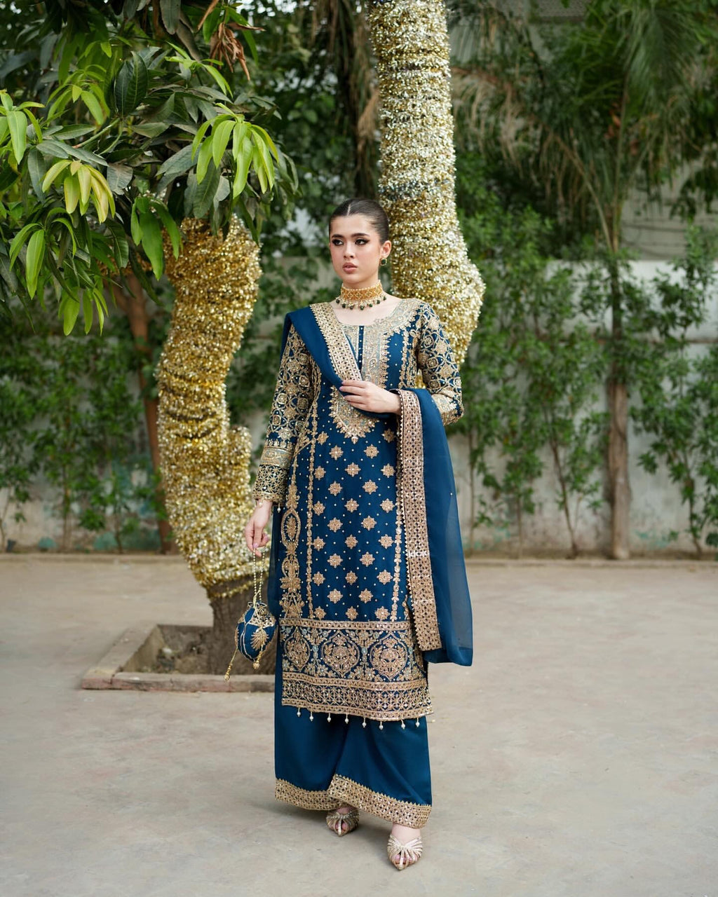 पार्टी वियर डिज़ाइनर माँ बेटी संयोजन डिज़ाइन