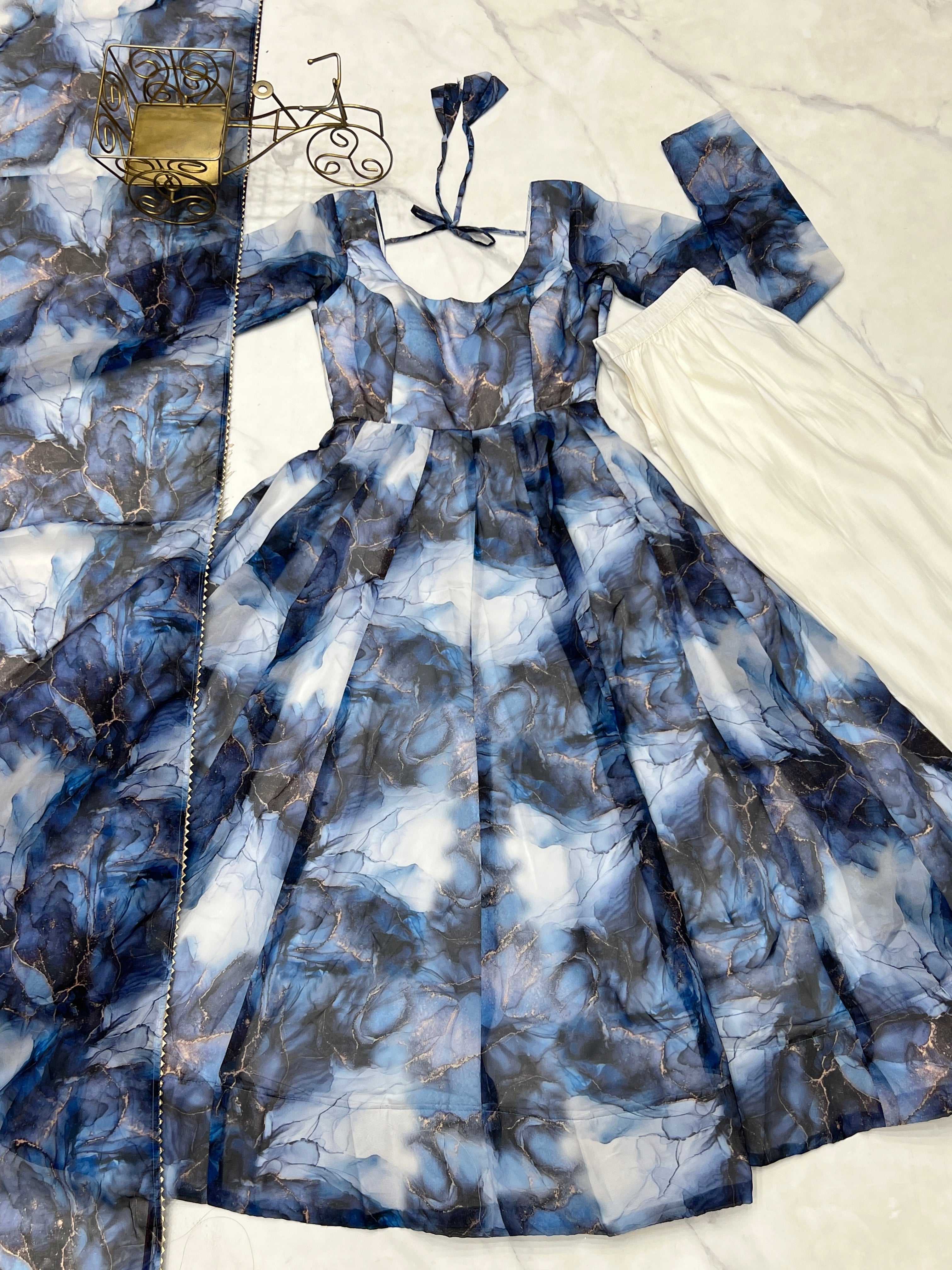 पार्टी वियर सुंदर अनारकली गाउन, पैंट और दुपट्टा