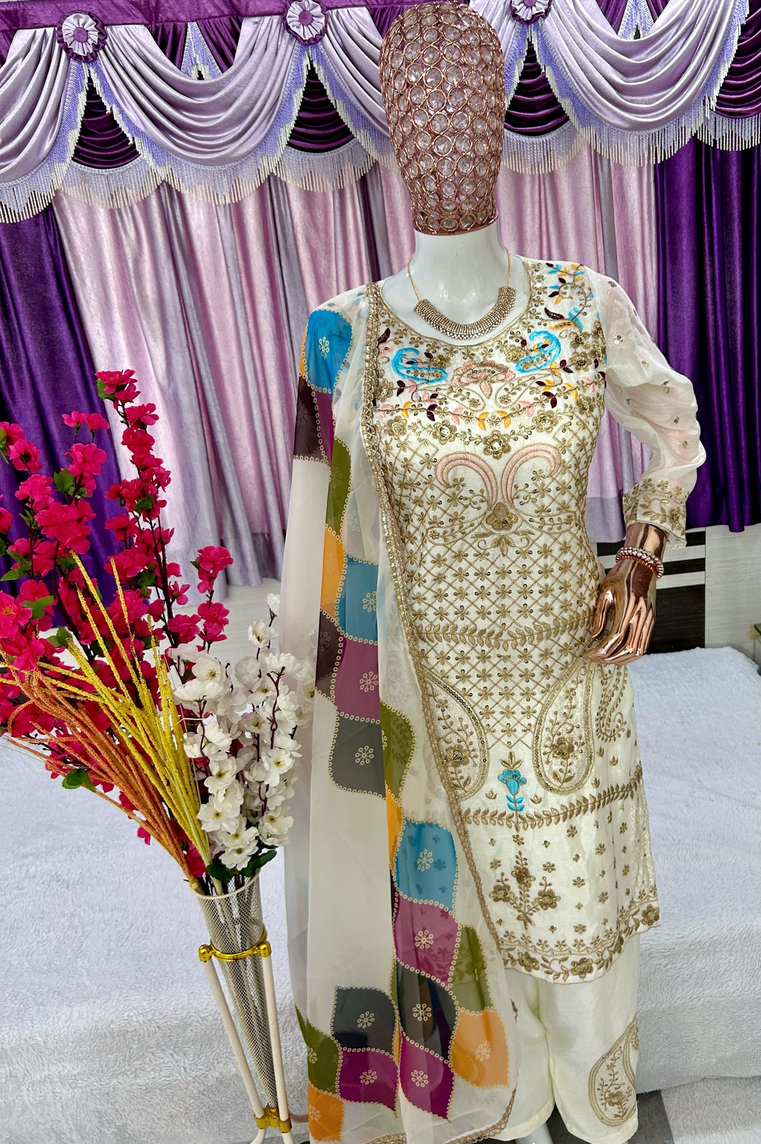 पार्टी वियर डिज़ाइनर टॉप-बॉटम और खूबसूरत दुपट्टा