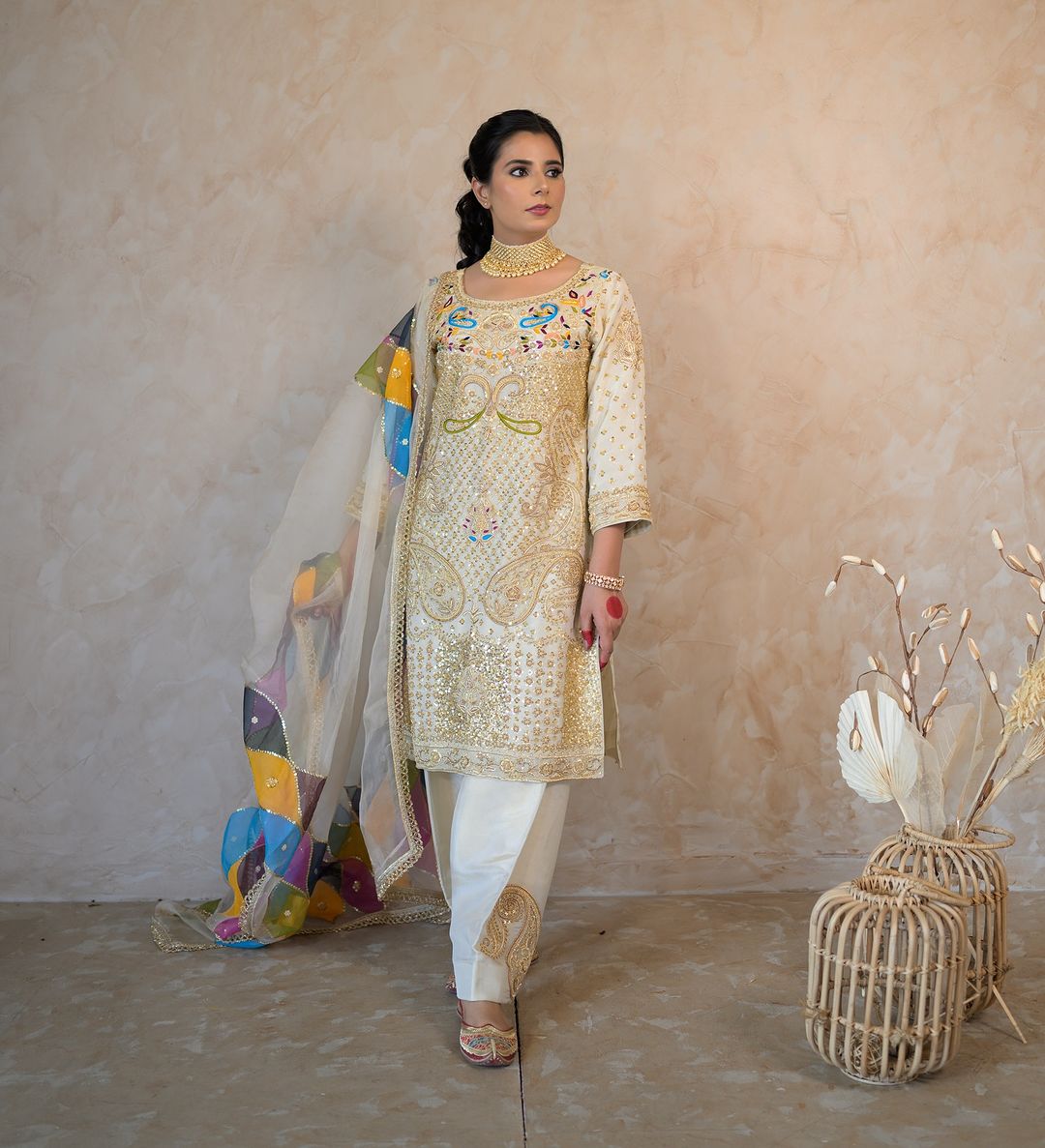 पार्टी वियर डिज़ाइनर टॉप-बॉटम और खूबसूरत दुपट्टा