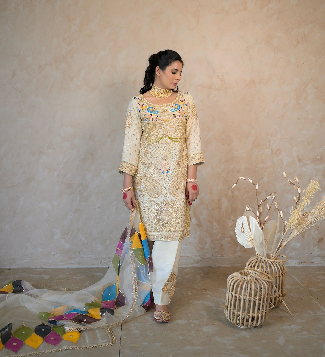 पार्टी वियर डिज़ाइनर टॉप-बॉटम और खूबसूरत दुपट्टा