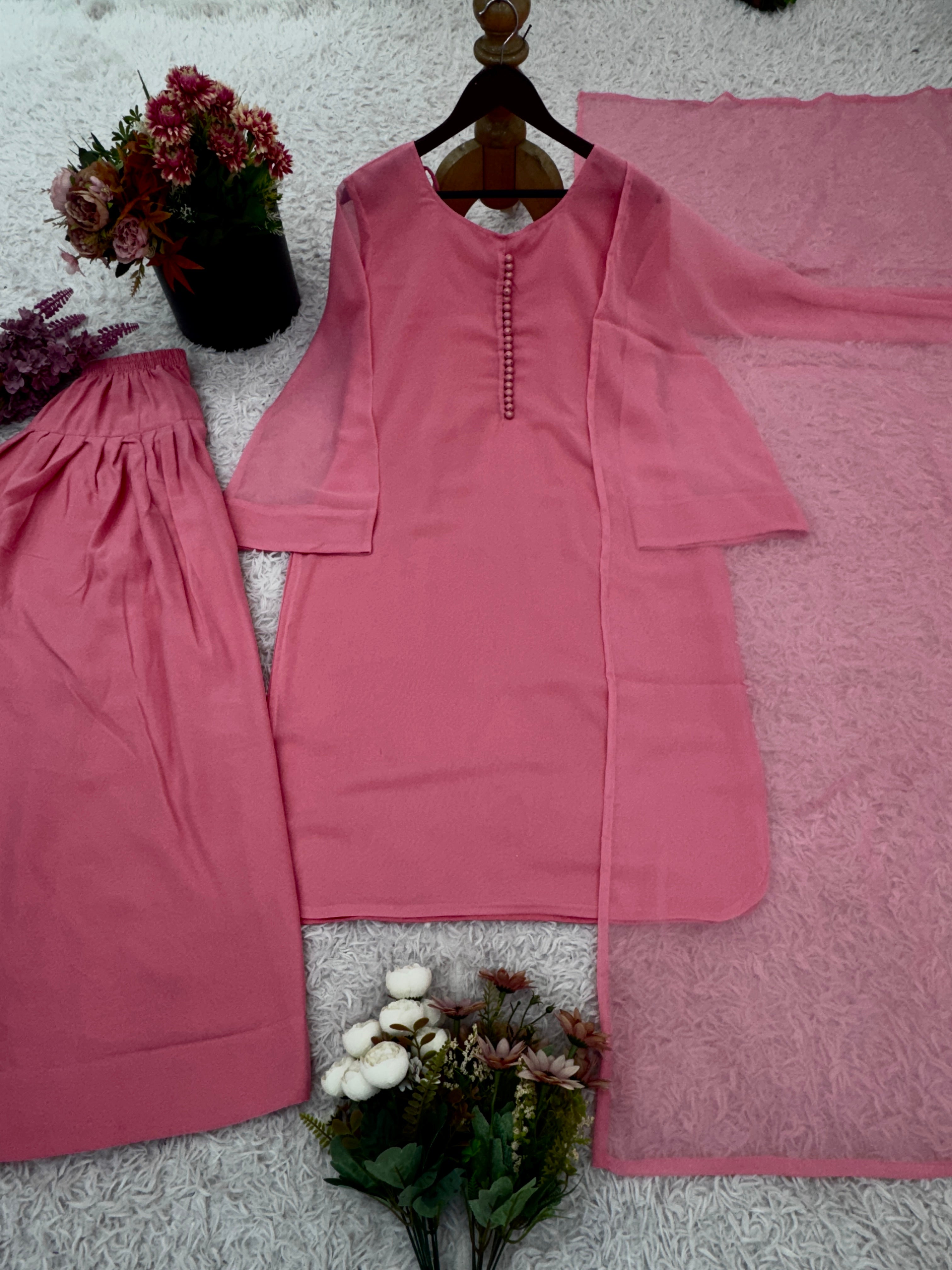 पार्टी वियर डिज़ाइनर टॉप-बॉटम और खूबसूरत दुपट्टा