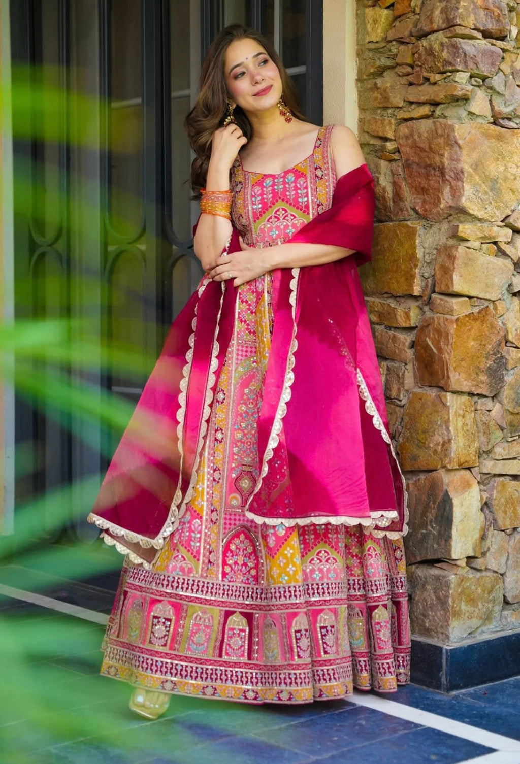 डिज़ाइनर पार्टी वियर लुक गाउन, बॉटम और दुपट्टा