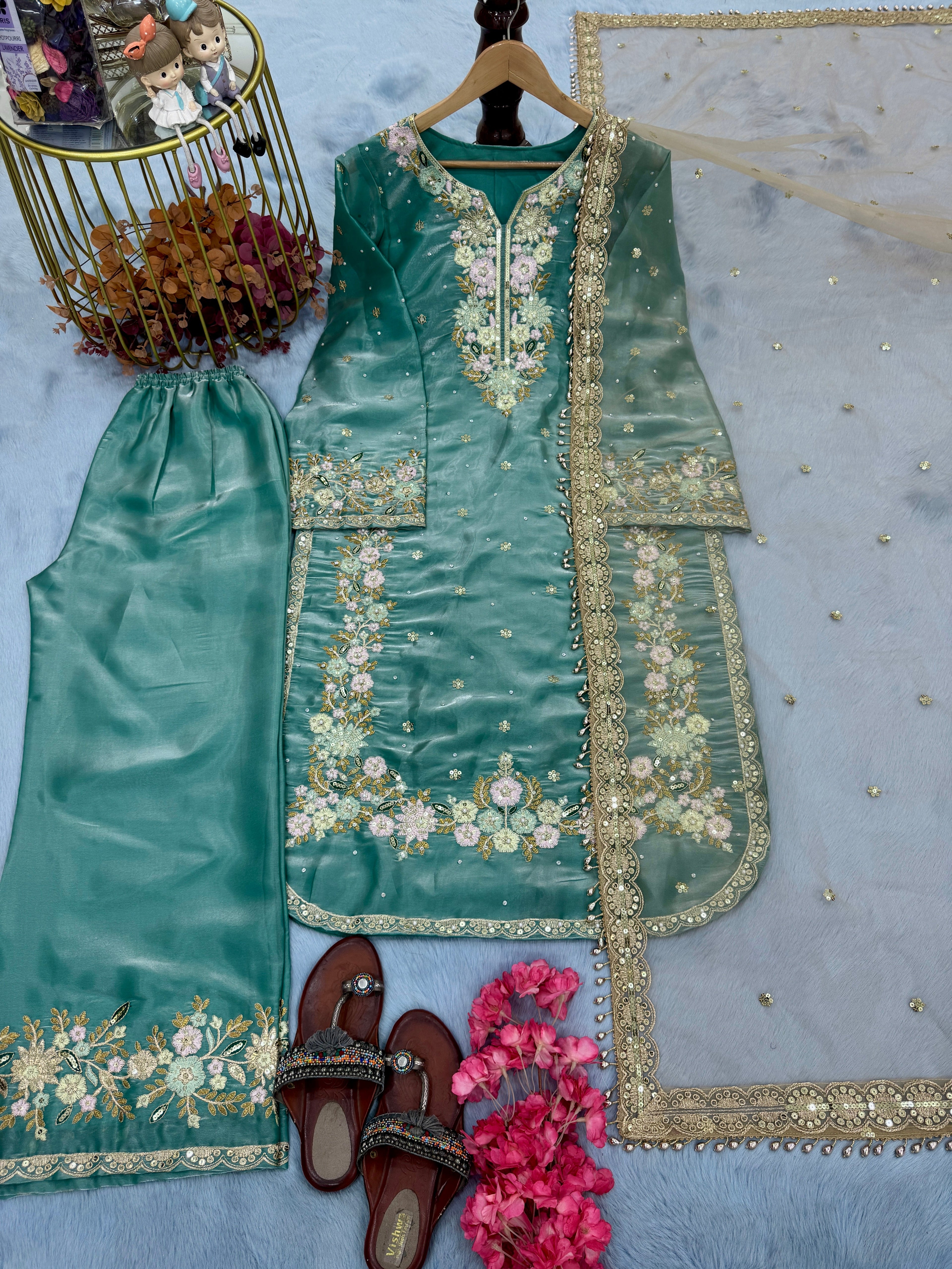 डिज़ाइनर पार्टी वियर लुक टॉप प्लाज़ो और खूबसूरत दुपट्टा