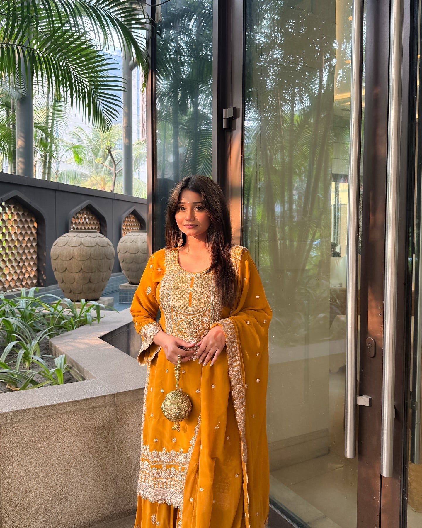 पार्टी वियर डिज़ाइनर टॉप बॉटम और खूबसूरत दुपट्टा