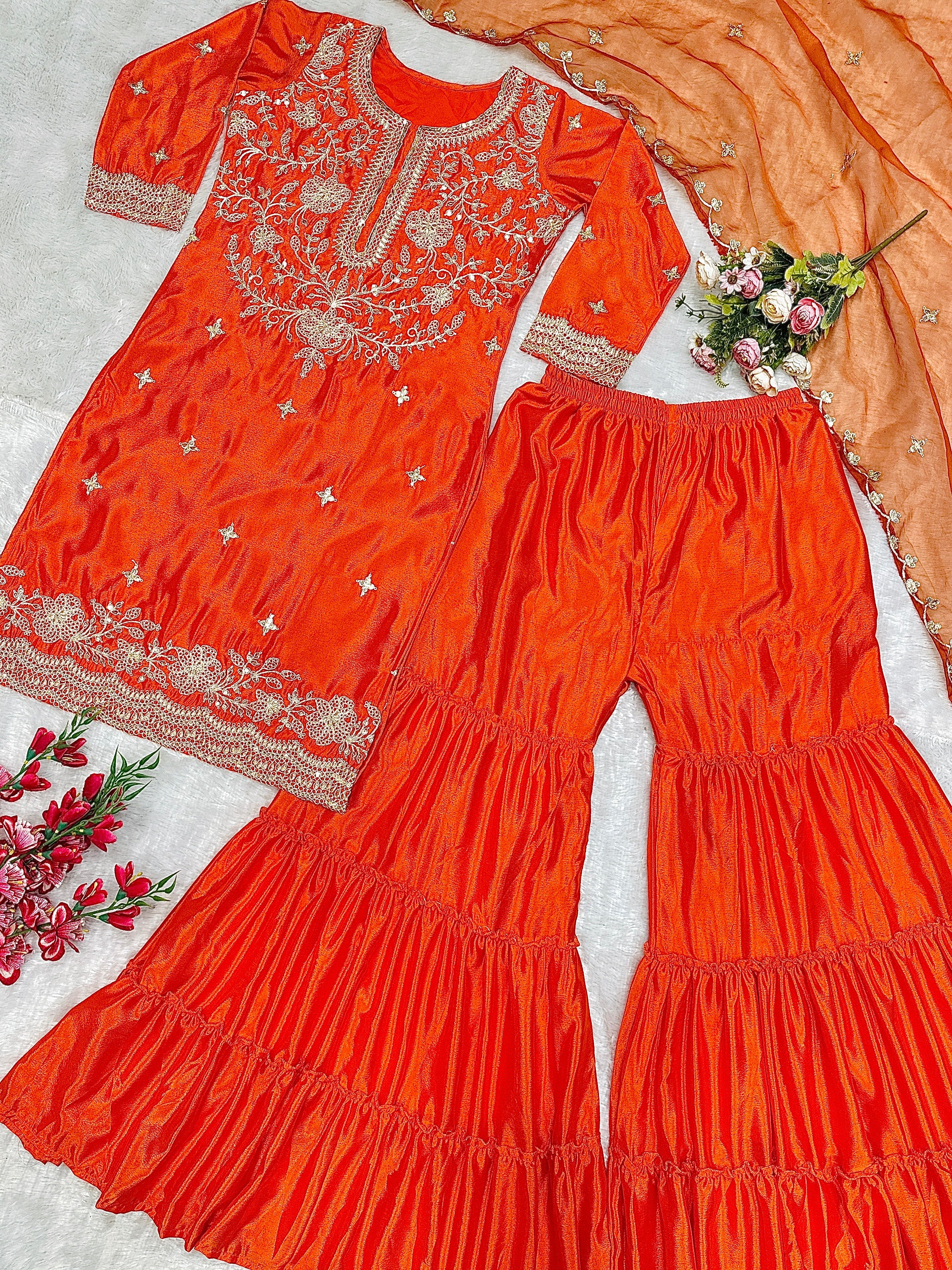 डिज़ाइनर पार्टी वियर टॉप बॉटम दुपट्टे के साथ