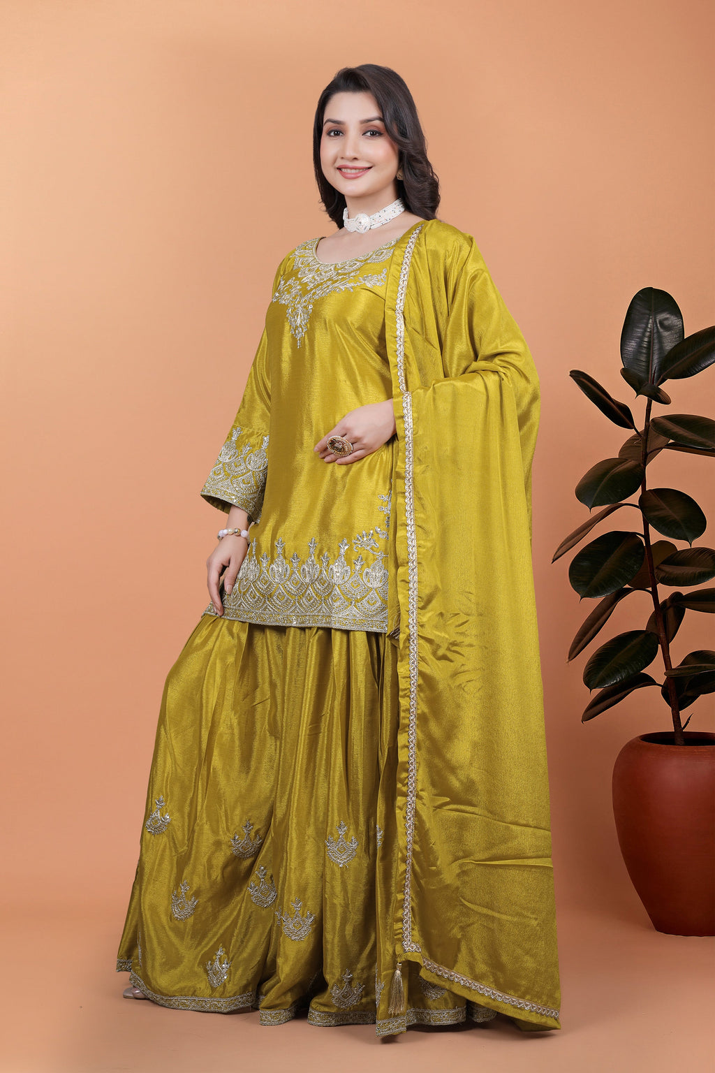 पार्टी वियर डिज़ाइनर टॉप बॉटम और दुपट्टा