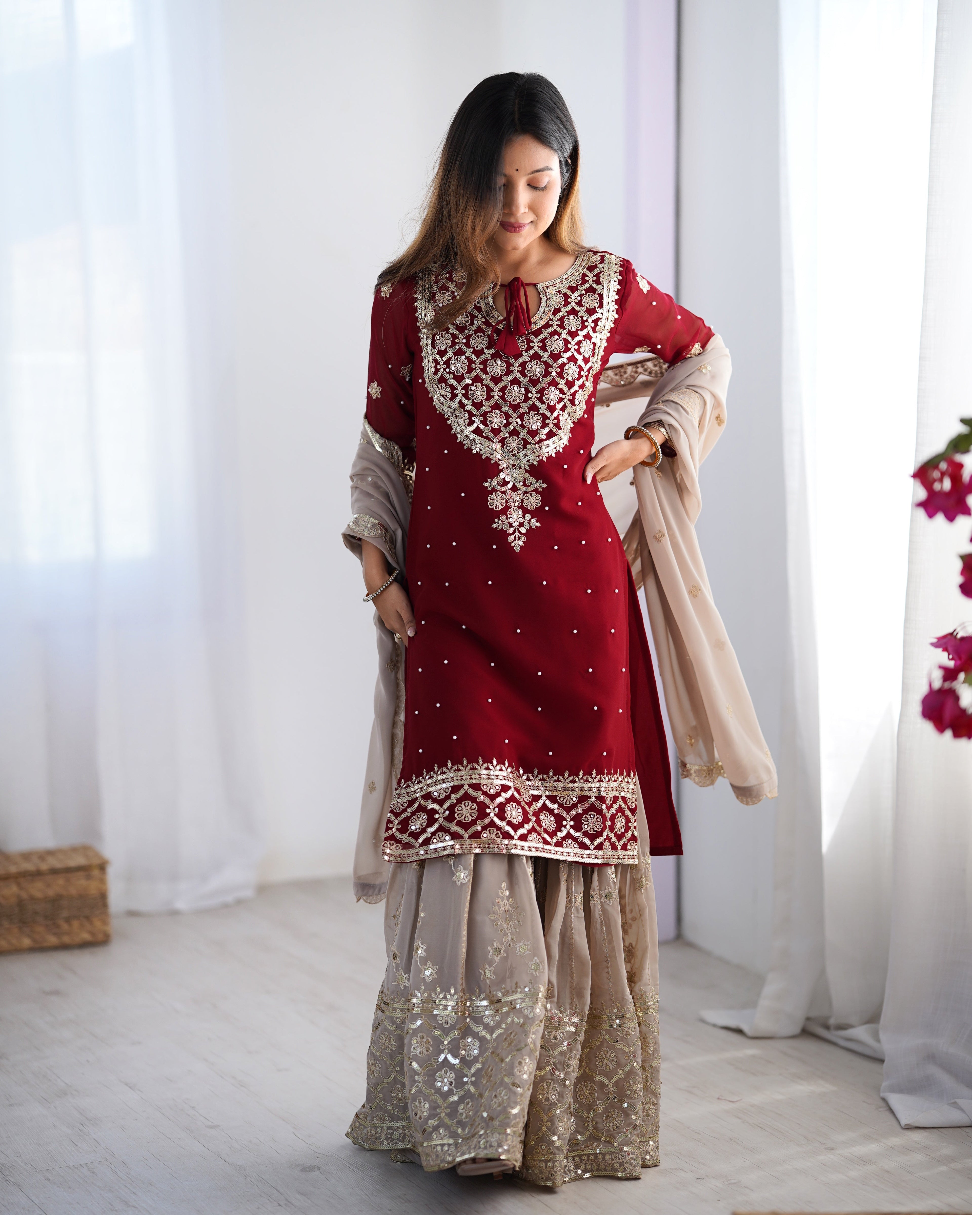 डिज़ाइनर पार्टी वियर लुक टॉप-प्लाज़ो और दुपट्टा कढ़ाई वर्क के साथ