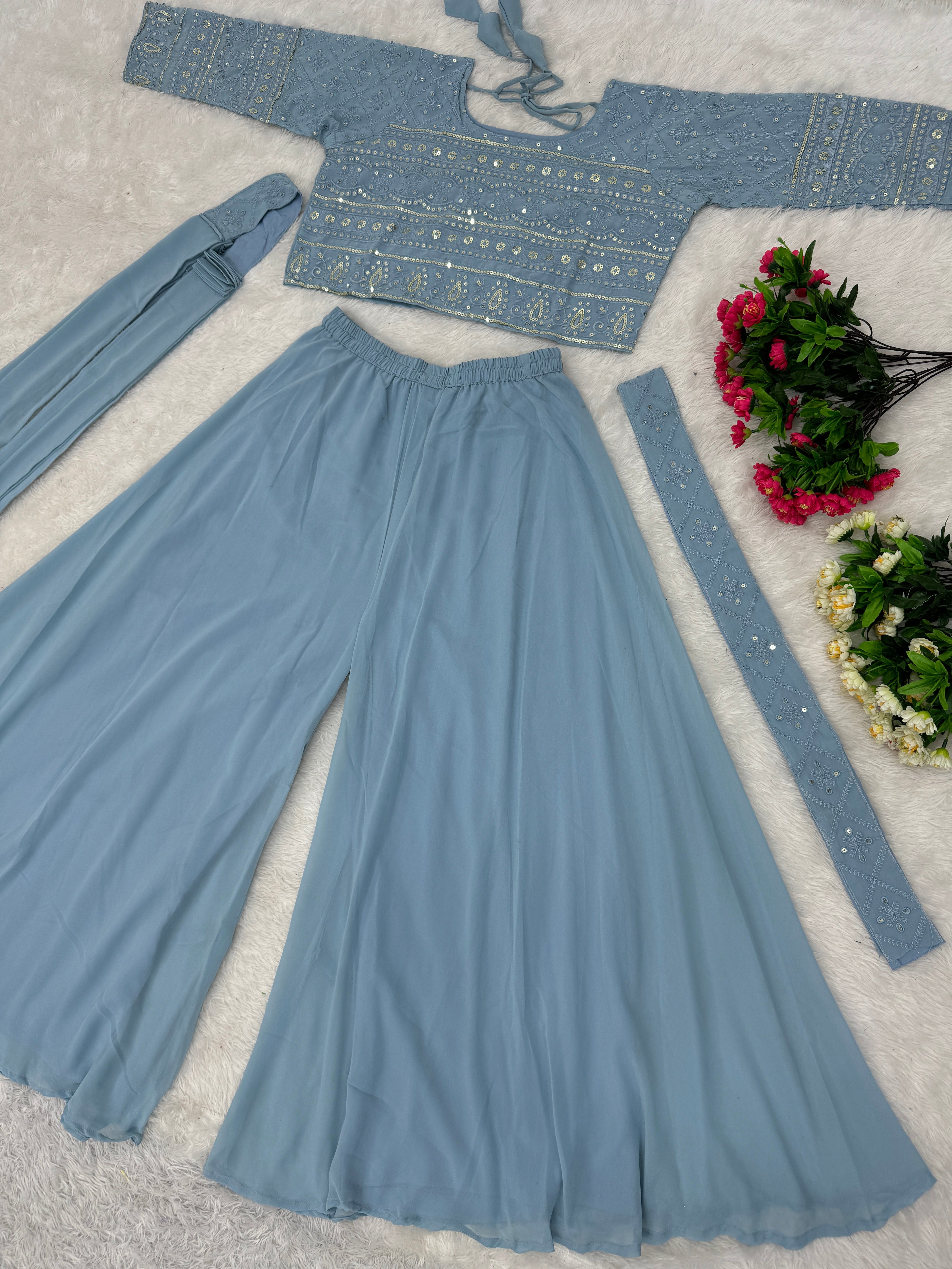 डिज़ाइनर पार्टी वियर चोली और शरारा खूबसूरत दुपट्टे के साथ