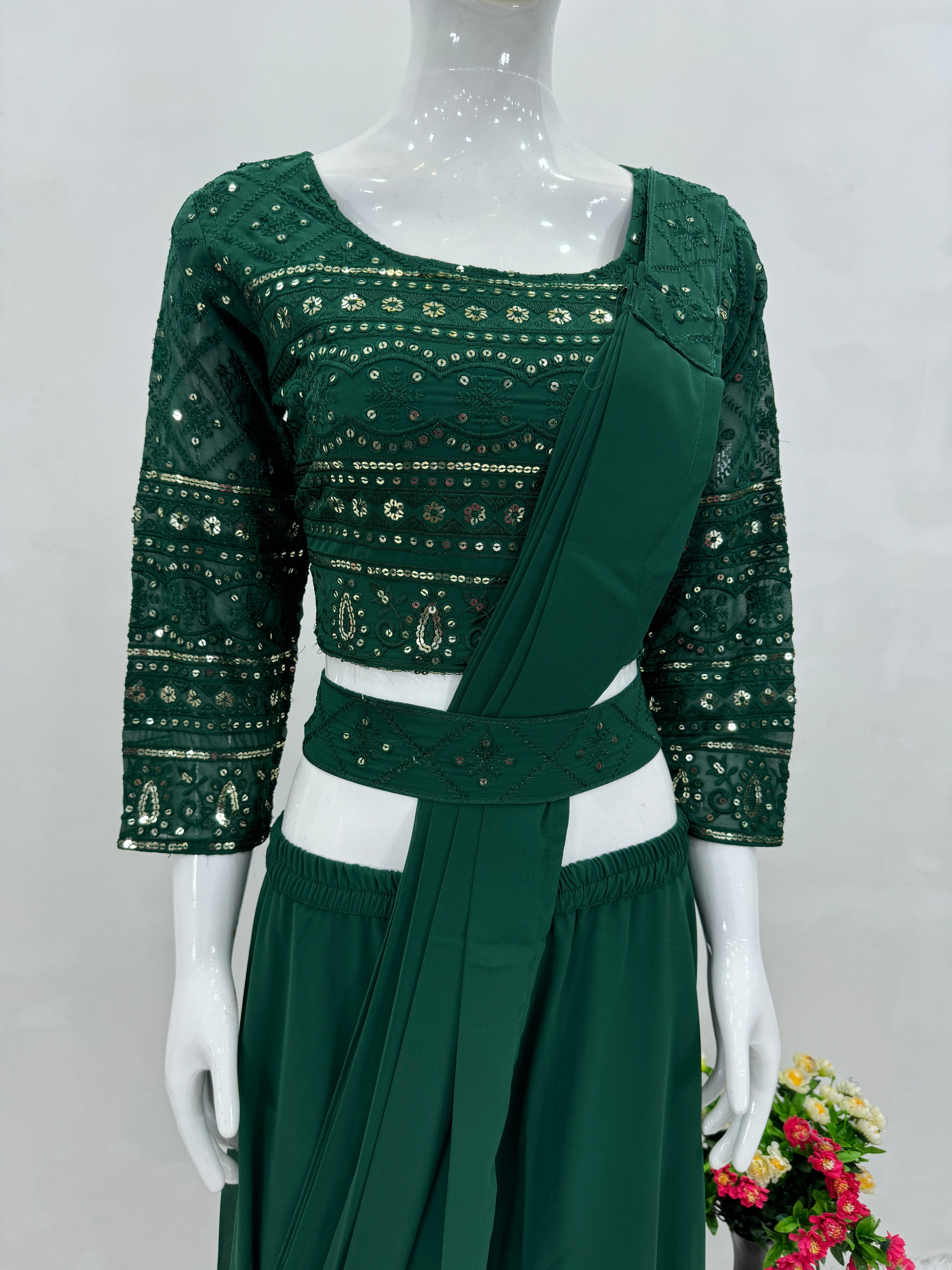 डिज़ाइनर पार्टी वियर चोली और शरारा खूबसूरत दुपट्टे के साथ