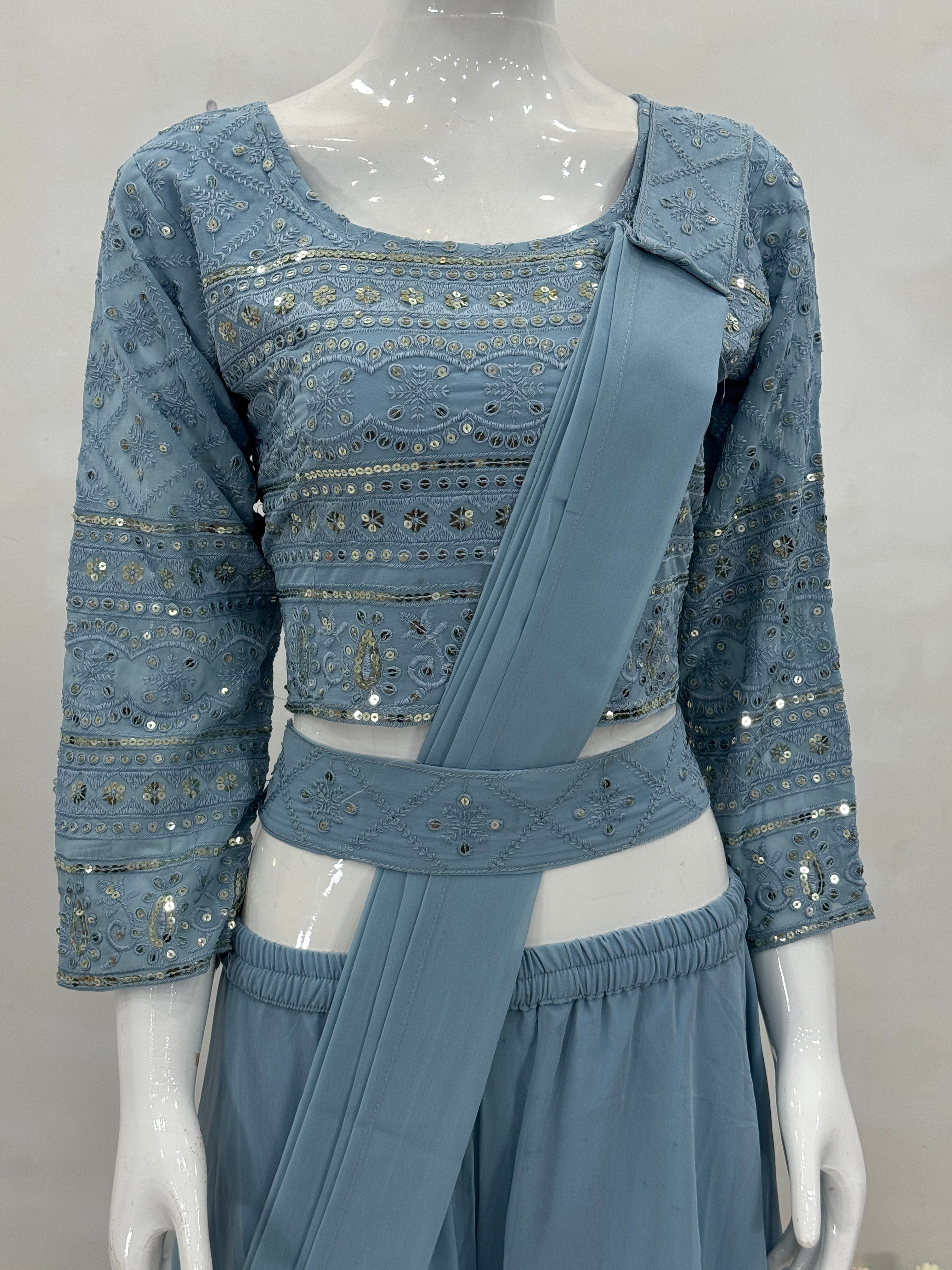 डिज़ाइनर पार्टी वियर चोली और शरारा खूबसूरत दुपट्टे के साथ