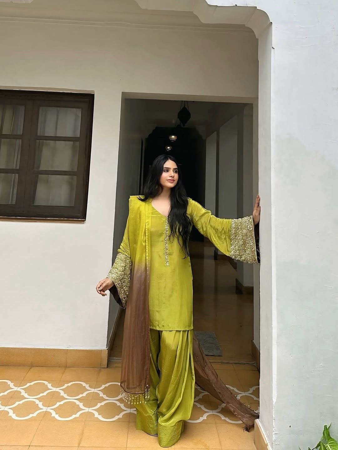 डिज़ाइनर पार्टी वियर लुक टॉप-बॉटम और दुपट्टा