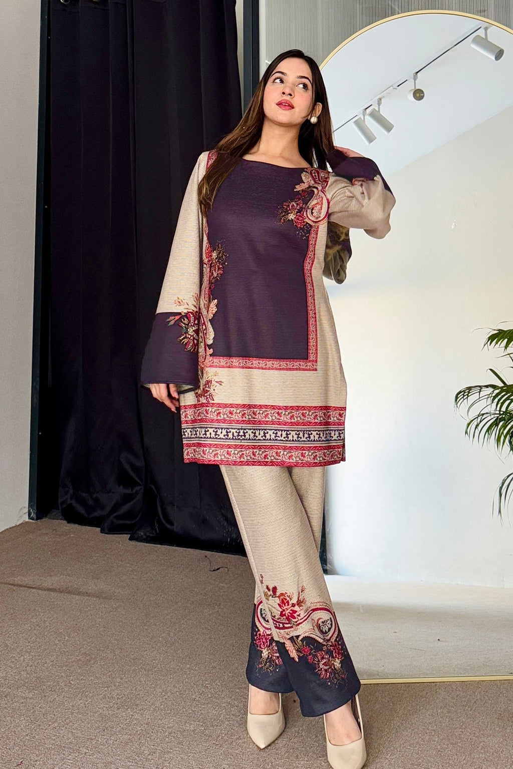 सुंदर डिजिटल प्रिंट के साथ फैंसी को-ऑर्ड्स सेट