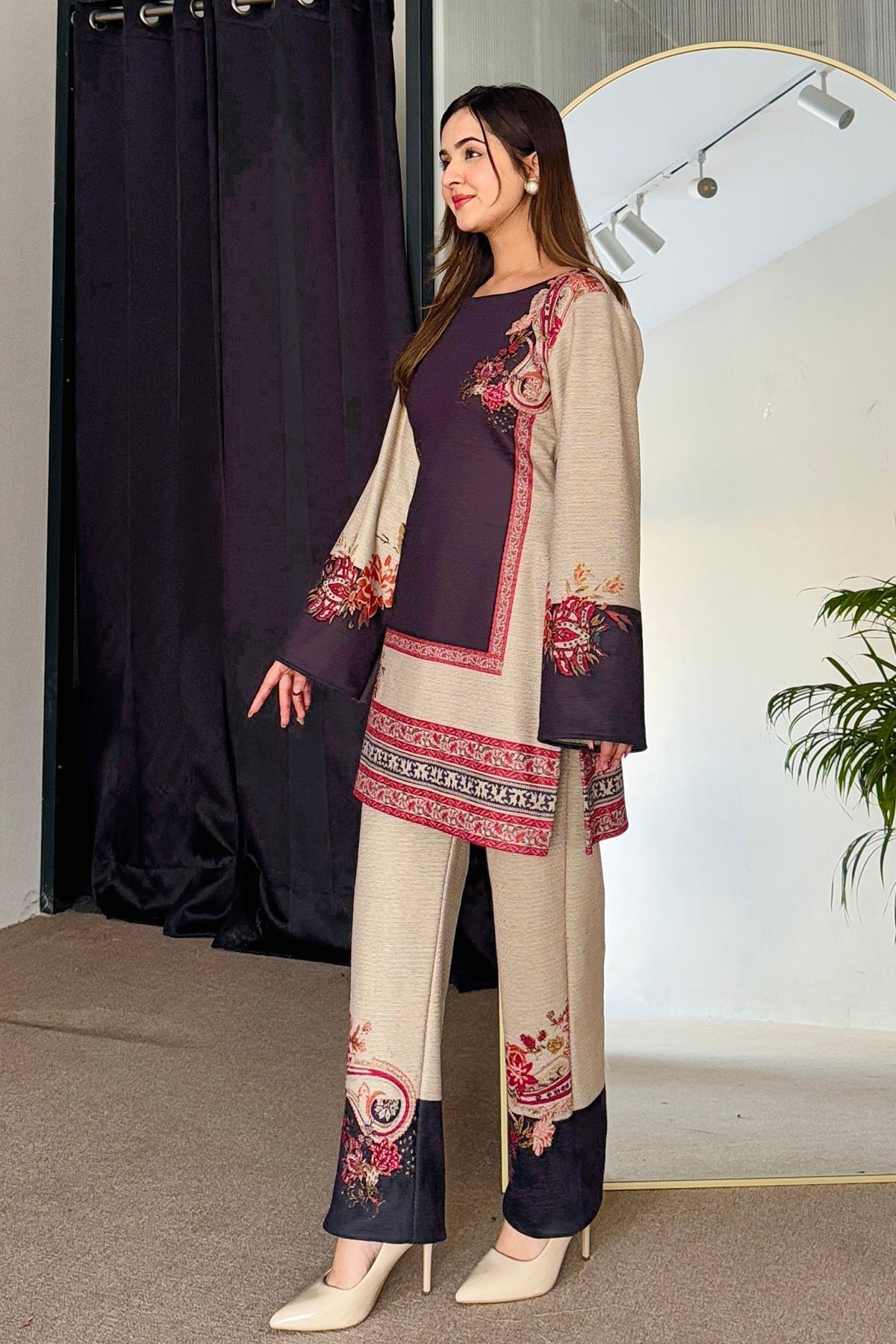 सुंदर डिजिटल प्रिंट के साथ फैंसी को-ऑर्ड्स सेट