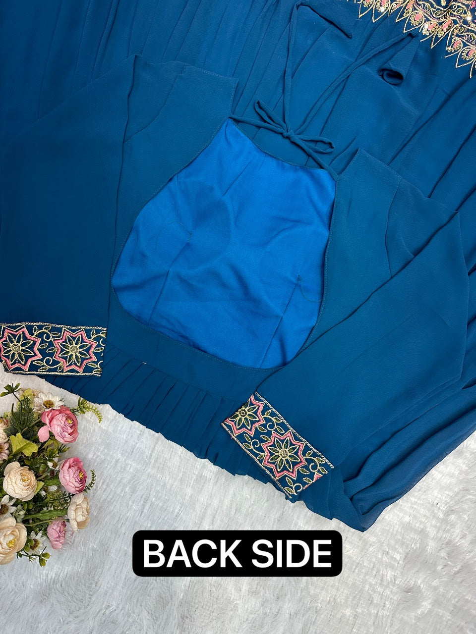 डिजाइनर पार्टी वियर लुक अनारकली गाउन और दुपट्टे के साथ पैंट