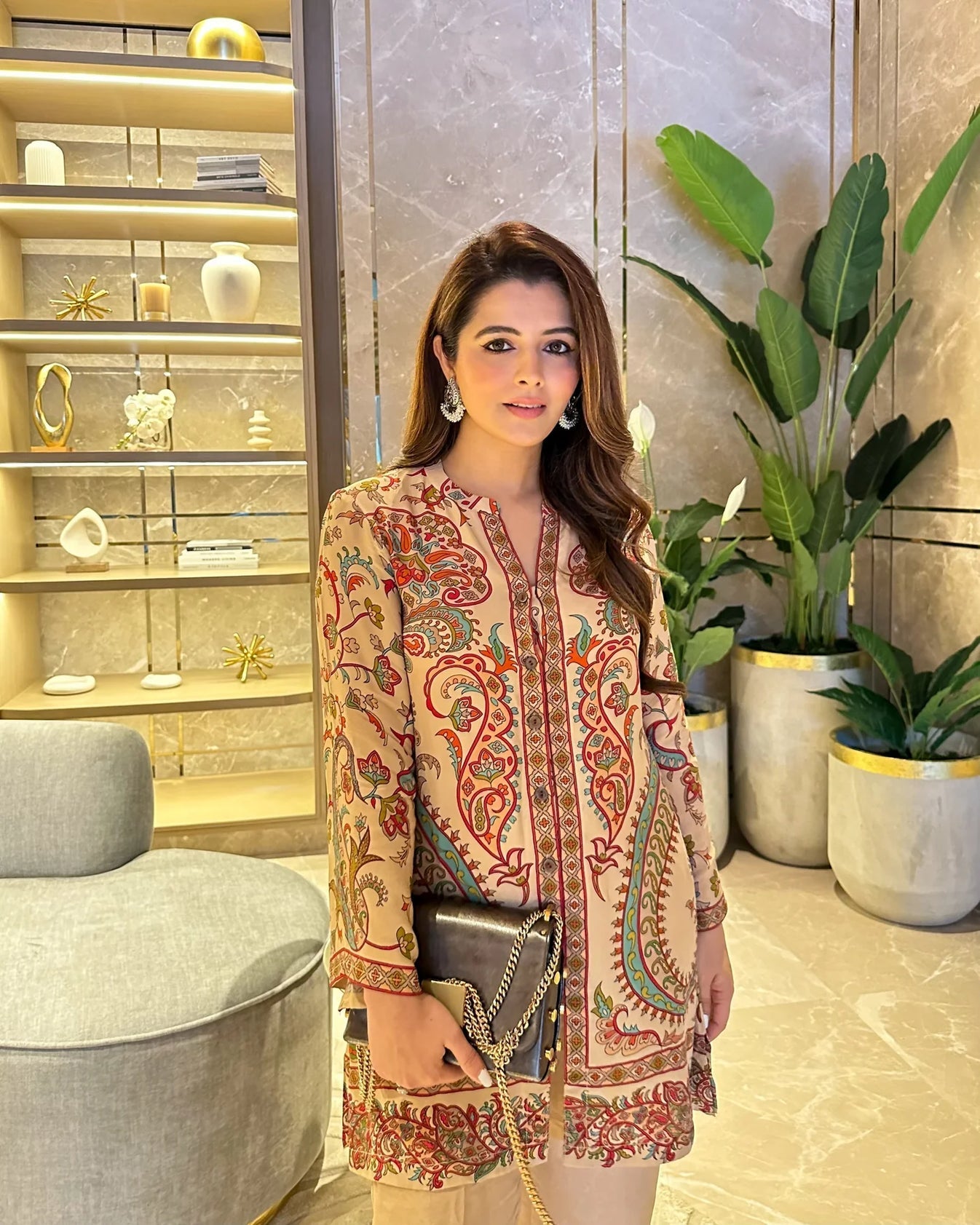 पार्टी वियर सुंदर डिजिटल प्रिंट के साथ सुंदर को-ऑर्ड सेट