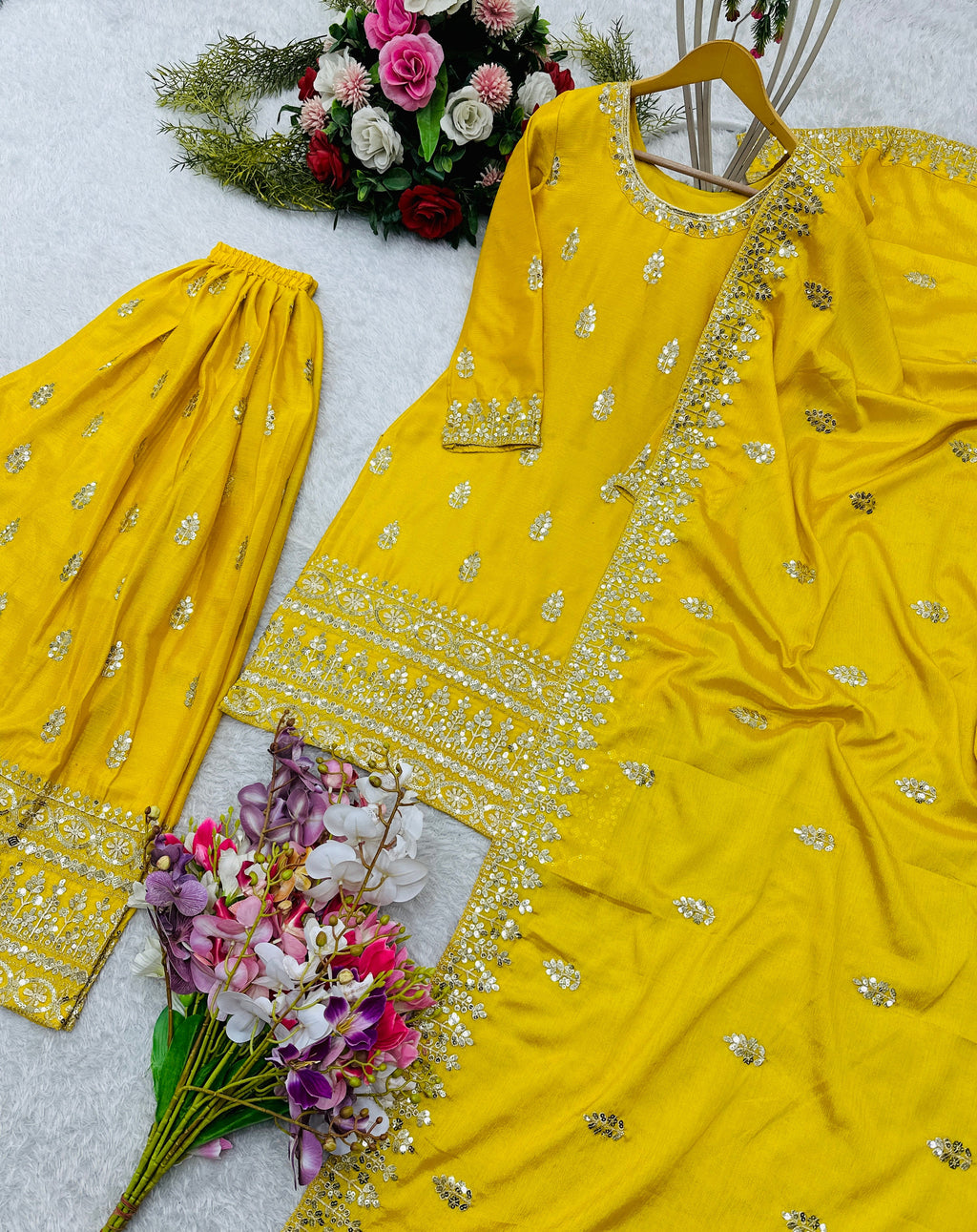 पार्टी वियर डिज़ाइनर टॉप-सररा और खूबसूरत दुपट्टा