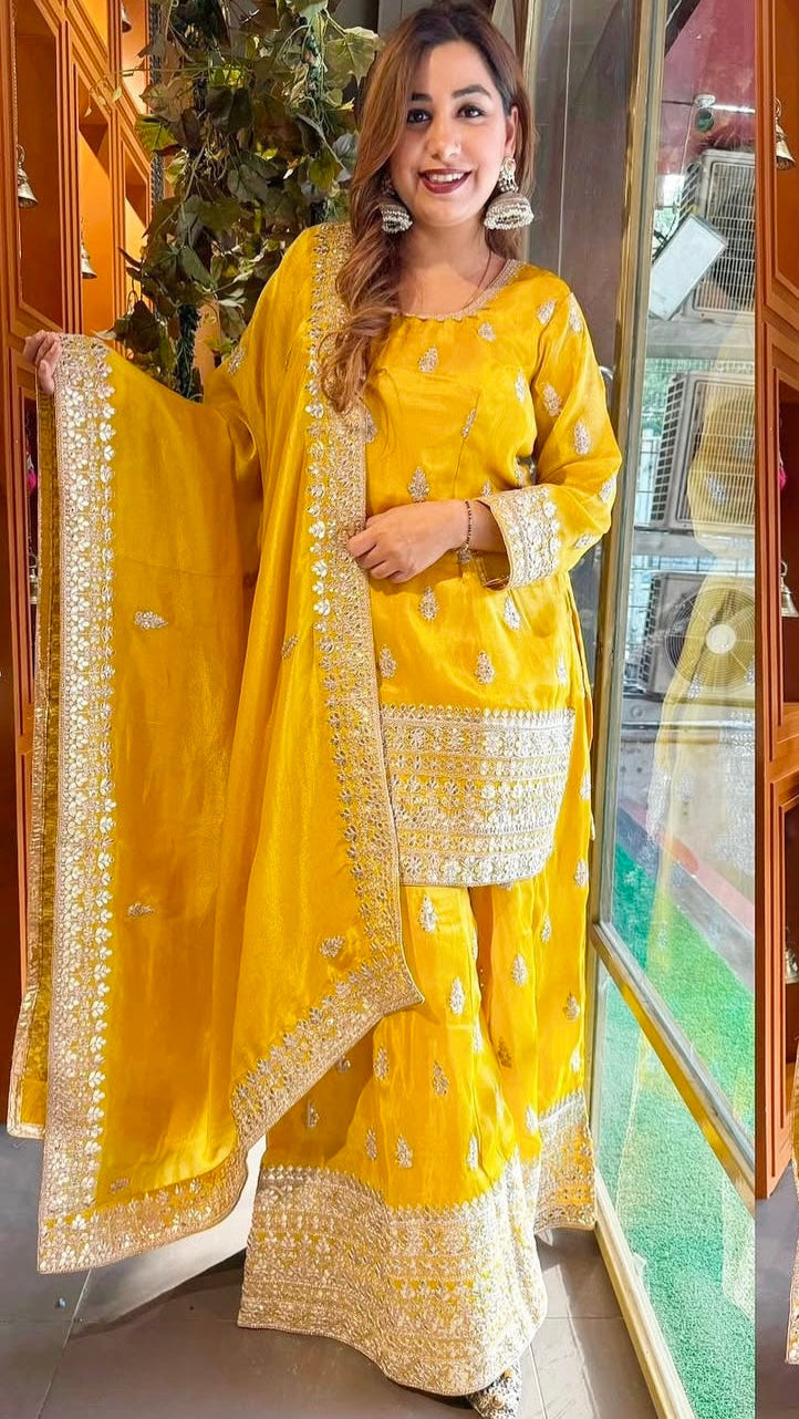 पार्टी वियर डिज़ाइनर टॉप-सररा और खूबसूरत दुपट्टा