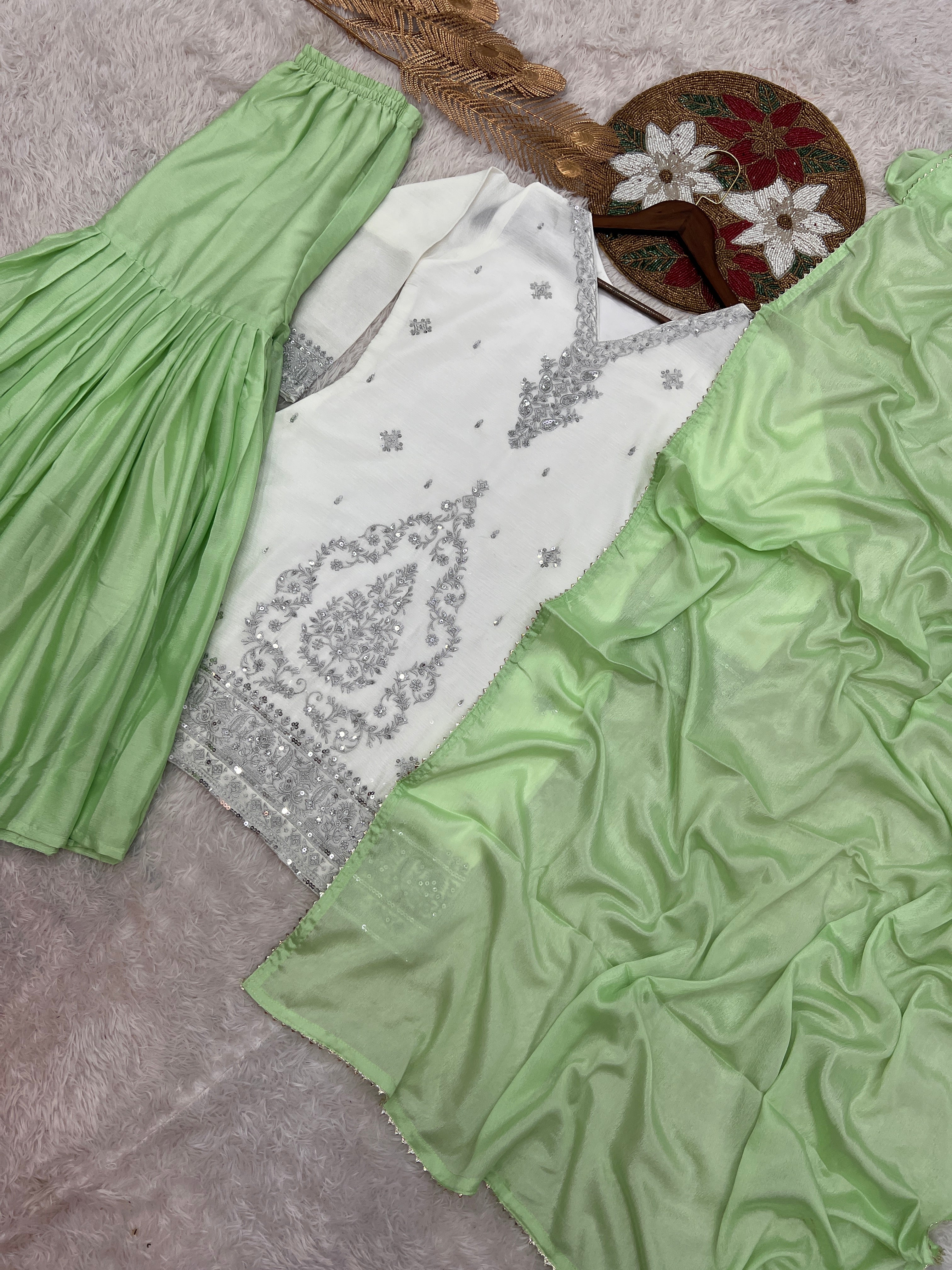 पार्टी वियर डिज़ाइनर टॉप-बॉटम और खूबसूरत दुपट्टा