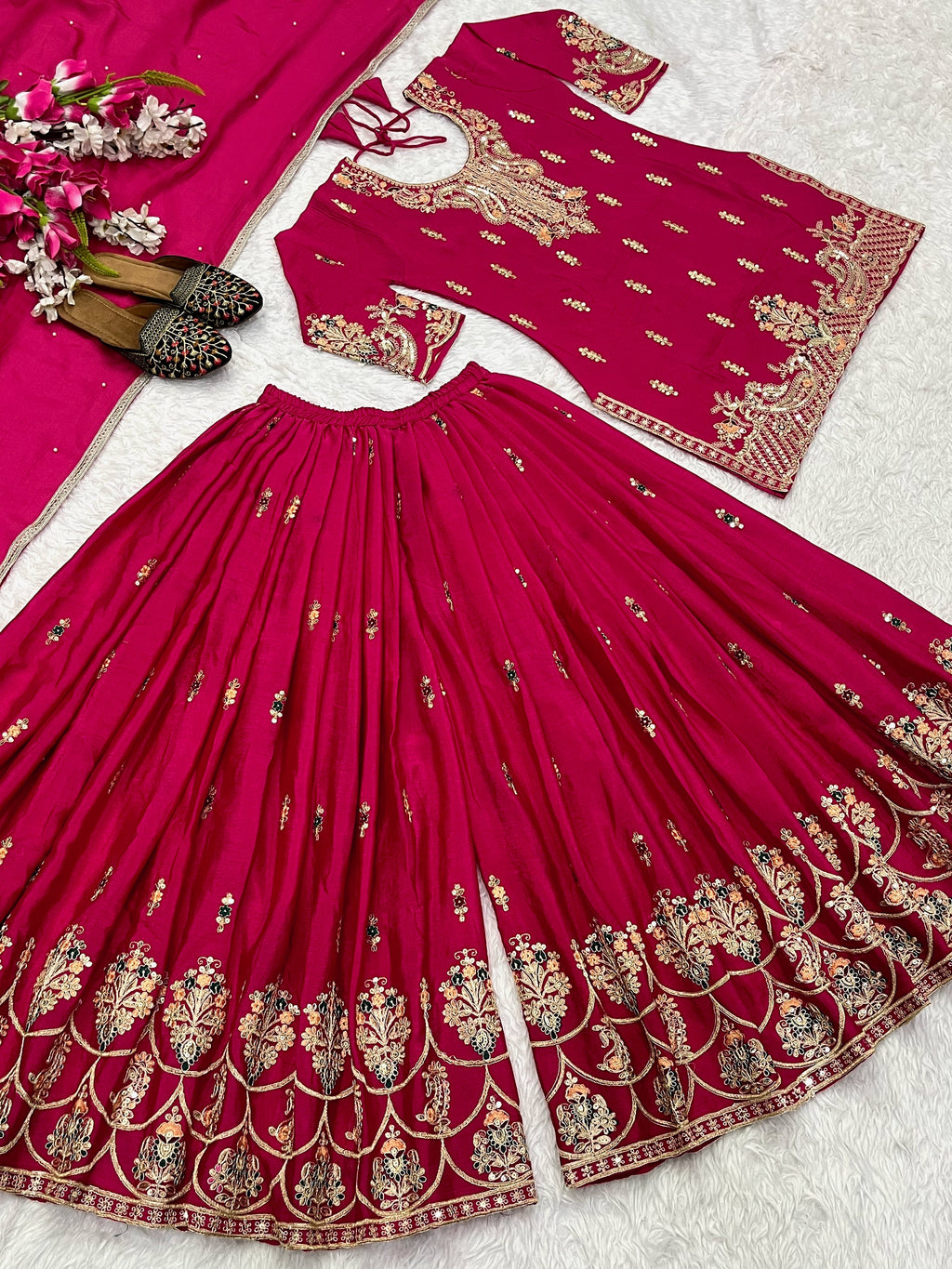 डिज़ाइनर पार्टी वियर लुक टॉप, शरारा प्लाज़ो और दुपट्टा