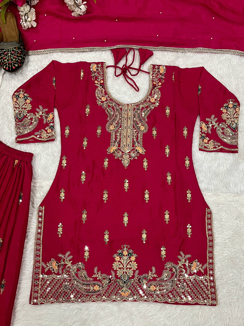 डिज़ाइनर पार्टी वियर लुक टॉप, शरारा प्लाज़ो और दुपट्टा