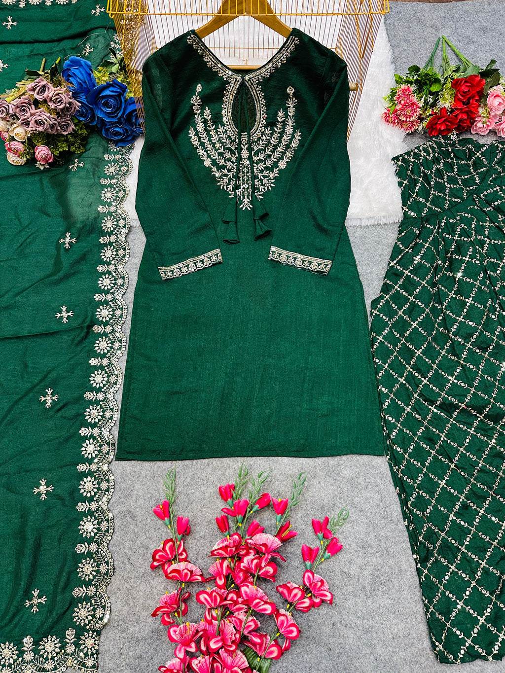 पार्टी वियर डिज़ाइनर टॉप और धोती फैंसी दुपट्टे के साथ