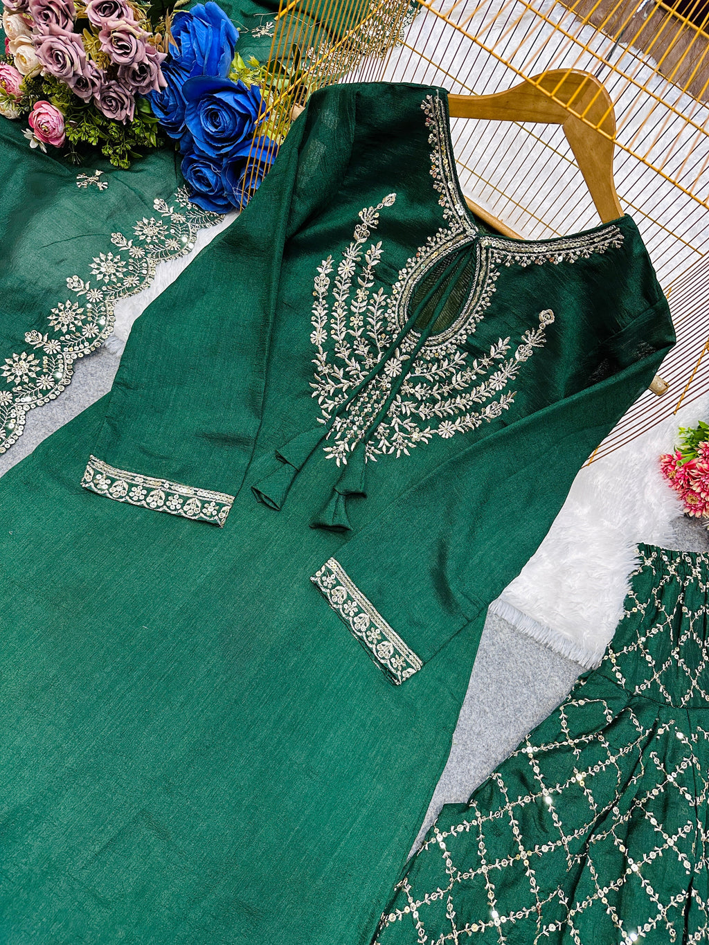 पार्टी वियर सुंदर टॉप बॉटम और दुपट्टा