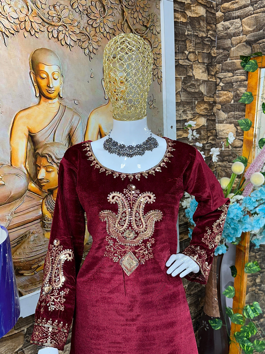 पार्टी वियर लुक खूबसूरत वेलवेट टॉप बॉटम और दुपट्टा