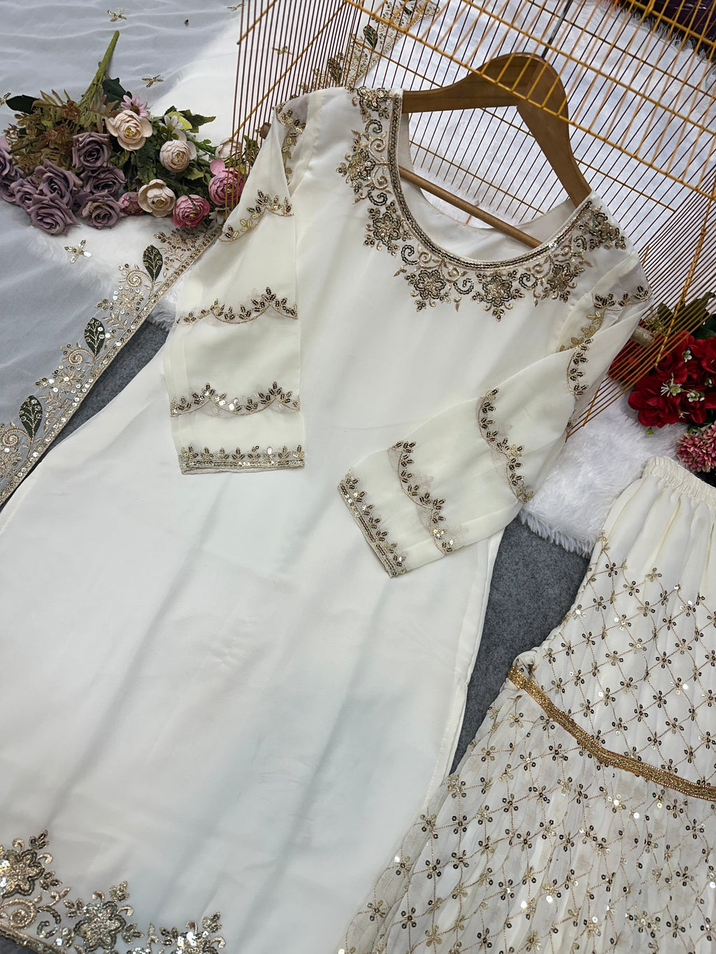 पार्टी वियर डिज़ाइनर टॉप बॉटम और दुपट्टा