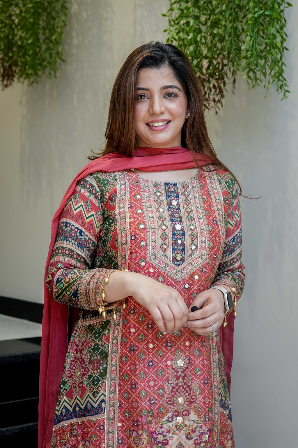 पार्टी वियर लुक डिज़ाइनर टॉप-बॉटम और खूबसूरत दुपट्टा