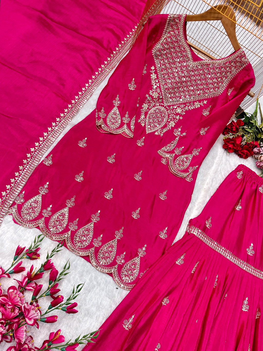 डिज़ाइनर पार्टी वियर लुक टॉप और प्लाज़ो फैंसी दुपट्टे के साथ