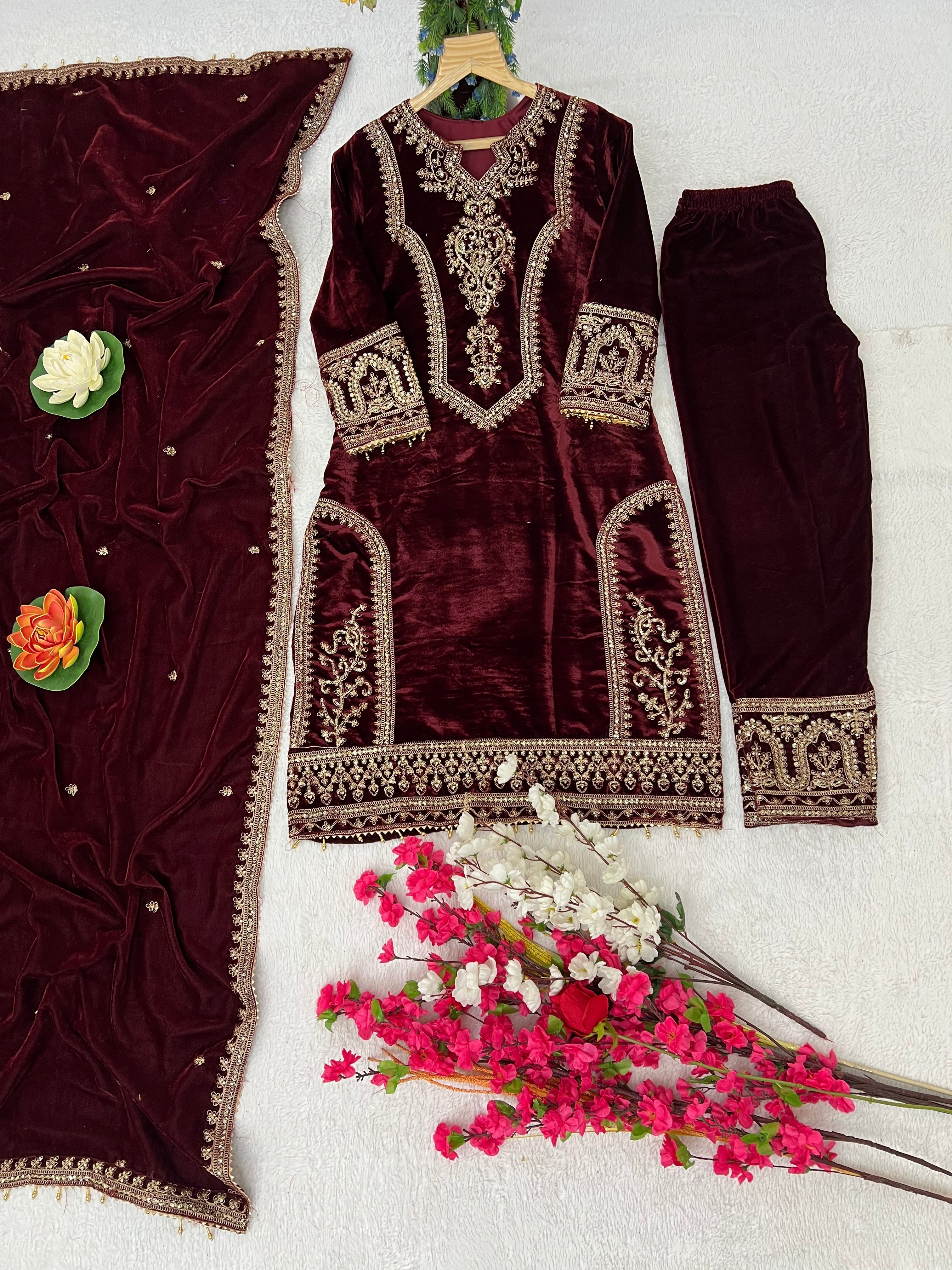 पार्टी वियर डिज़ाइनर टॉप-बॉटम और खूबसूरत दुपट्टा