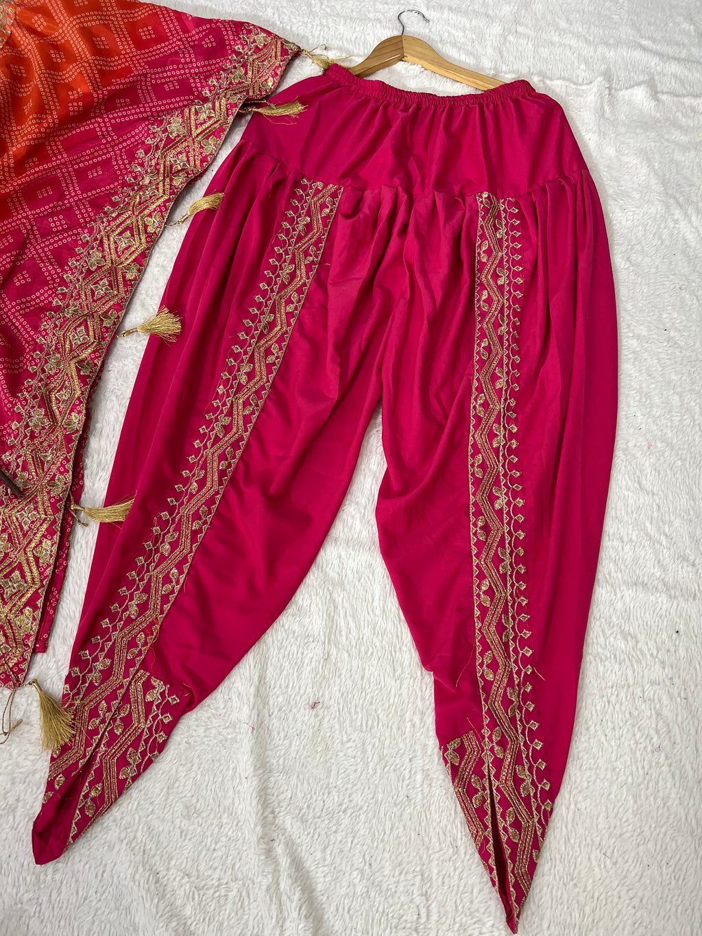 डिजिटल प्रिंट के साथ पार्टी वियर सुंदर टॉप-बॉटम