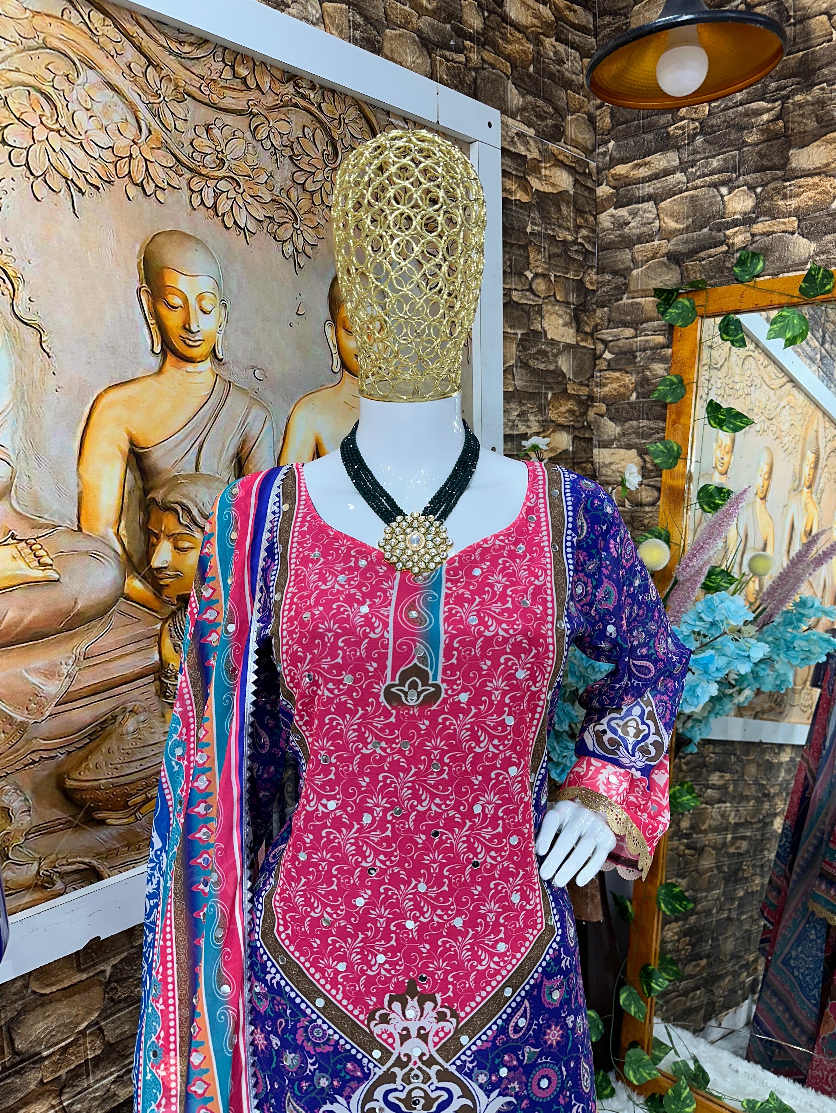 पार्टी वियर खूबसूरत टॉप और शरारा फैंसी दुपट्टे के साथ