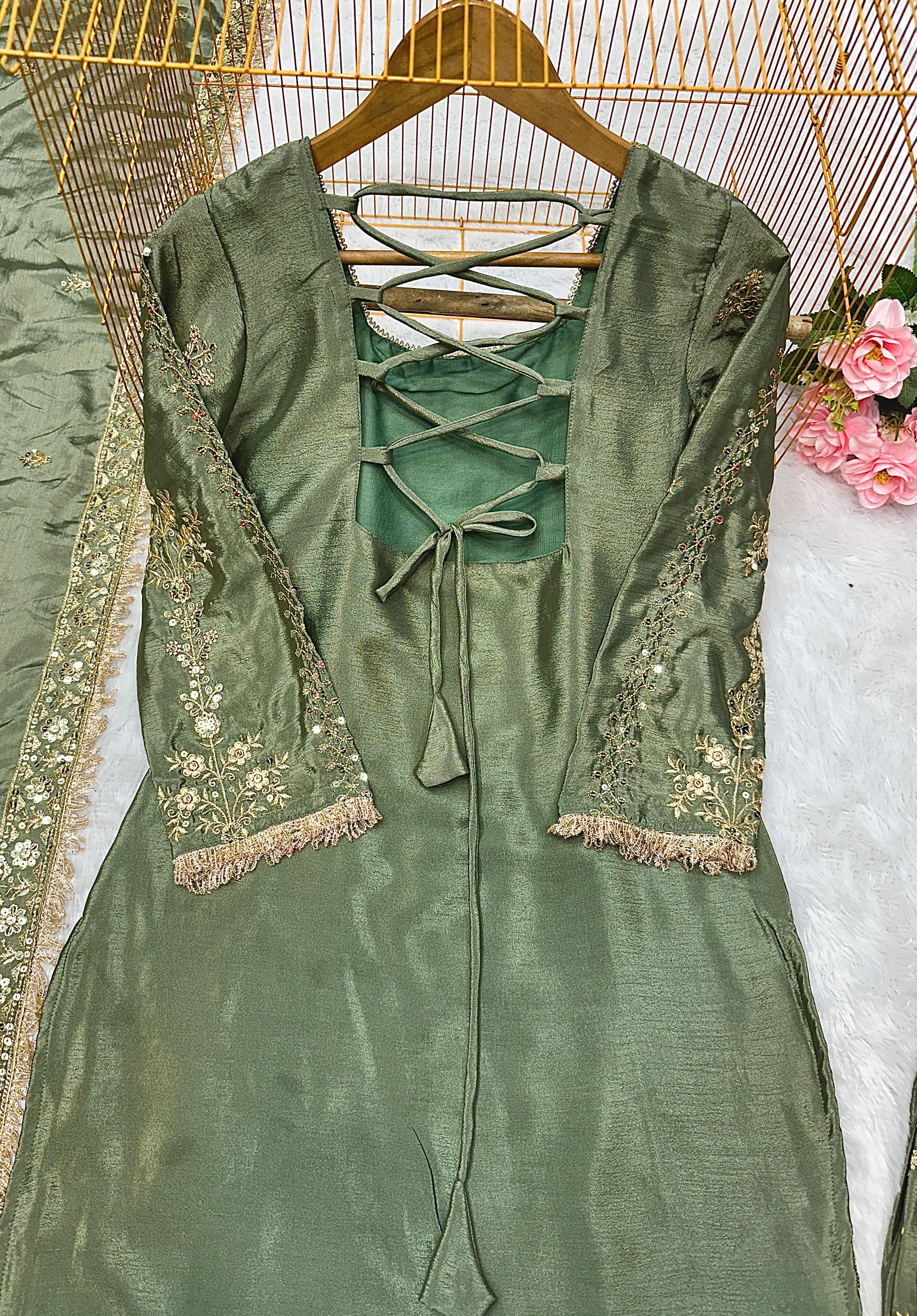 पार्टी वियर लुक डिज़ाइनर टॉप बॉटम और दुपट्टा