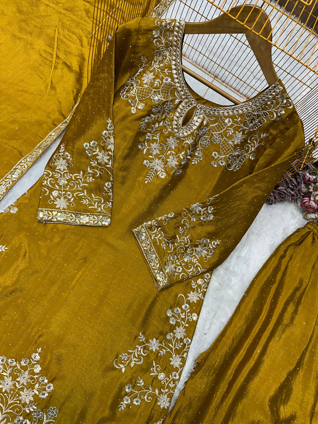 डिज़ाइनर पार्टी वियर लुक टॉप बॉटम और प्लाज़ा