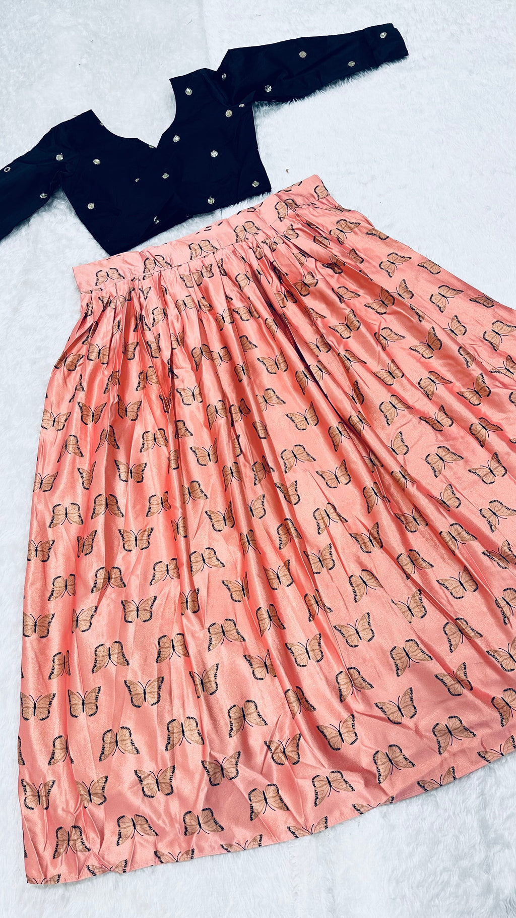 सुंदर डिजिटल प्रिंट के साथ पार्टी वियर लहंगा चोली