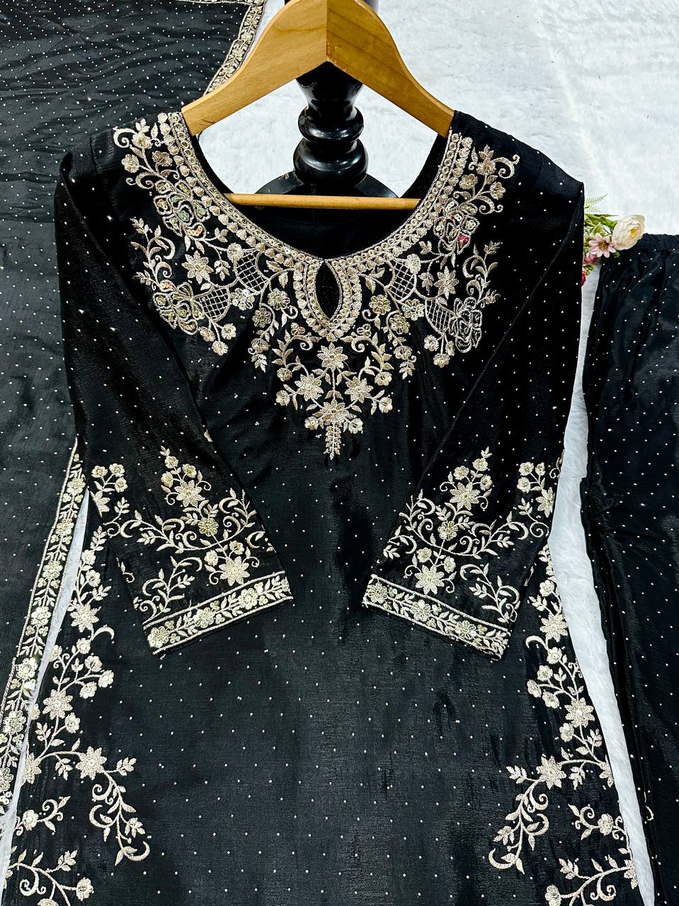 डिज़ाइनर पार्टी वियर लुक टॉप बॉटम और प्लाज़ा