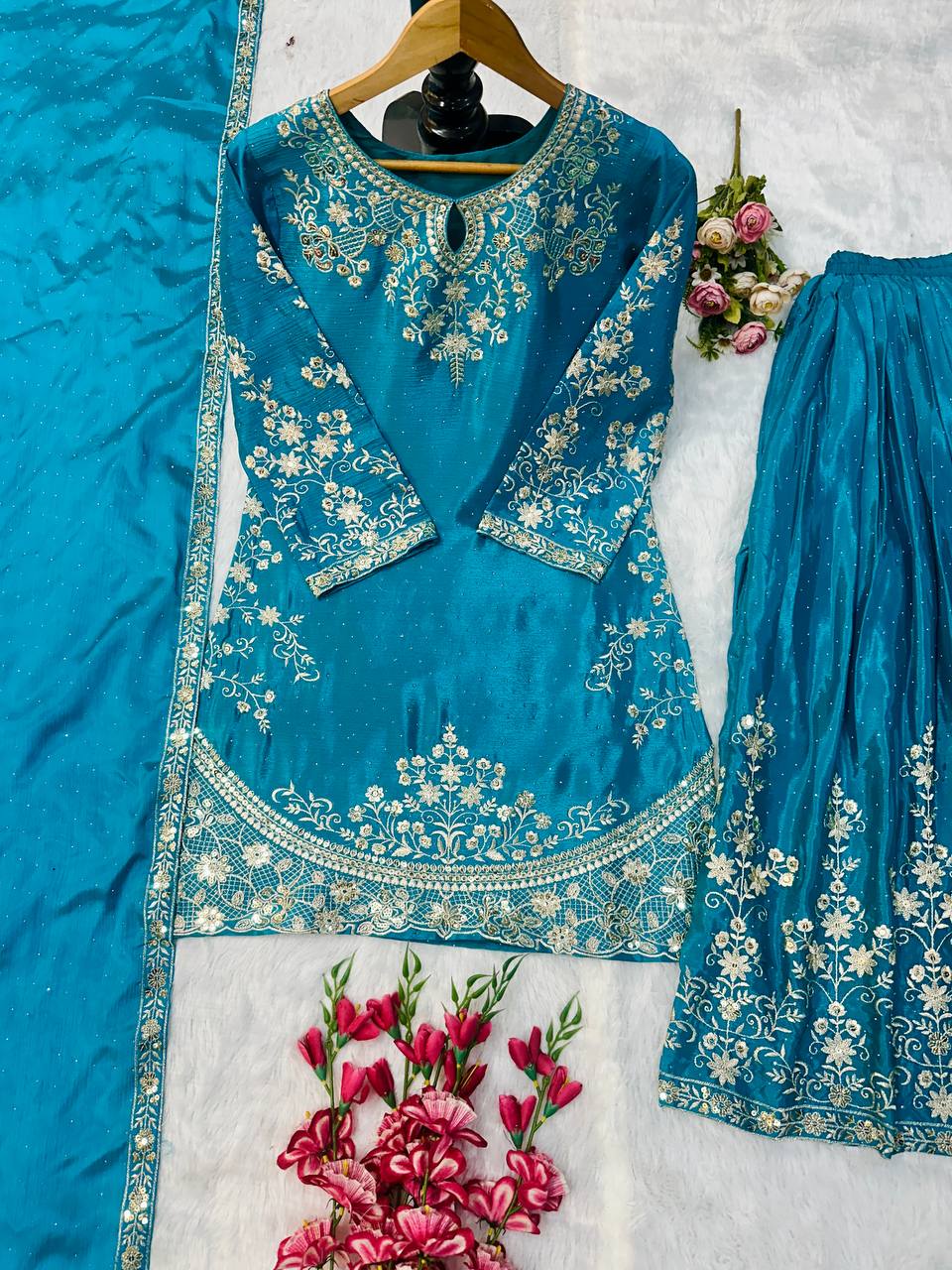 डिज़ाइनर पार्टी वियर लुक टॉप बॉटम और प्लाज़ा