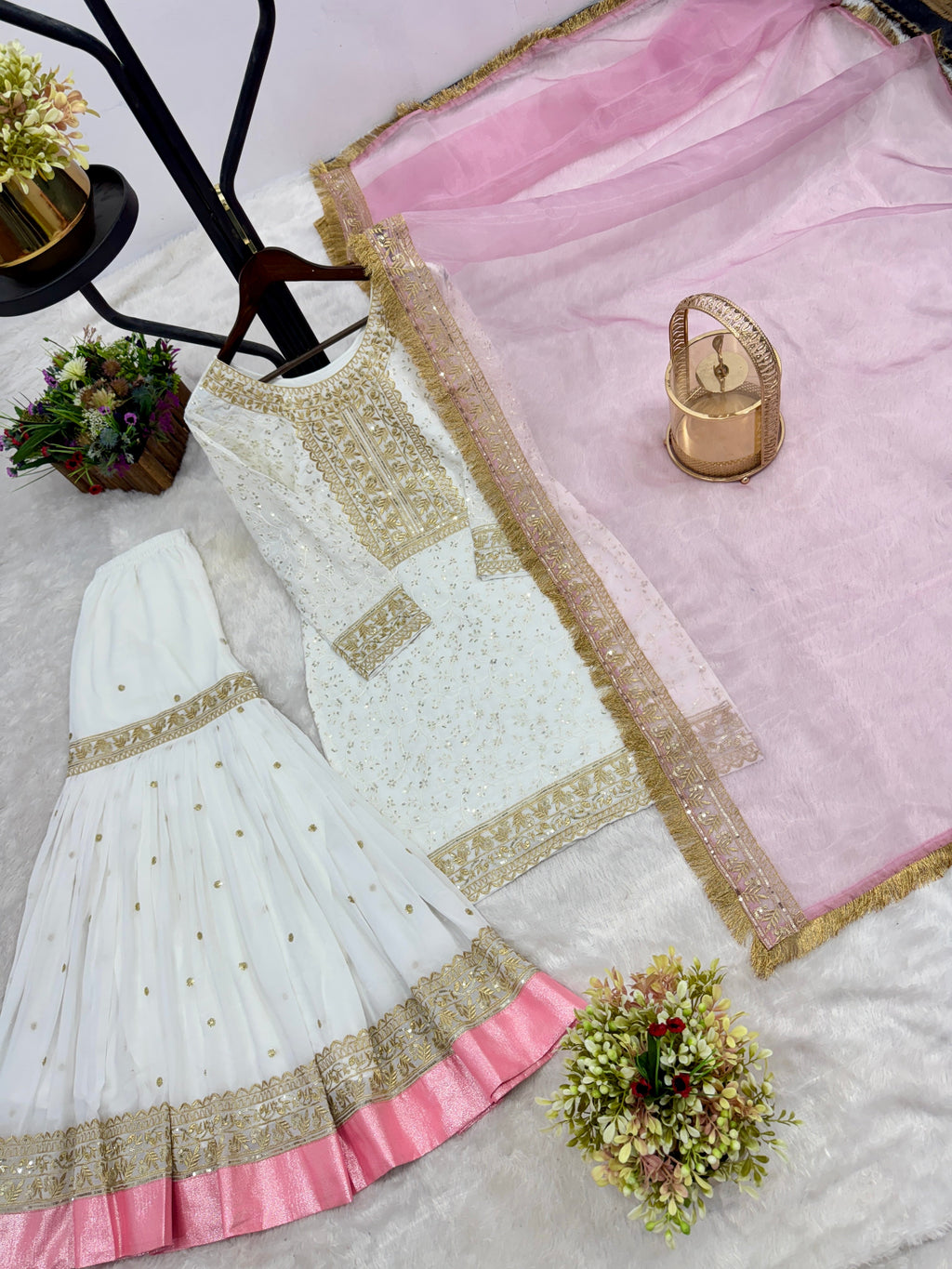 पार्टी वियर डिज़ाइनर टॉप-बॉटम और फैंसी दुपट्टा