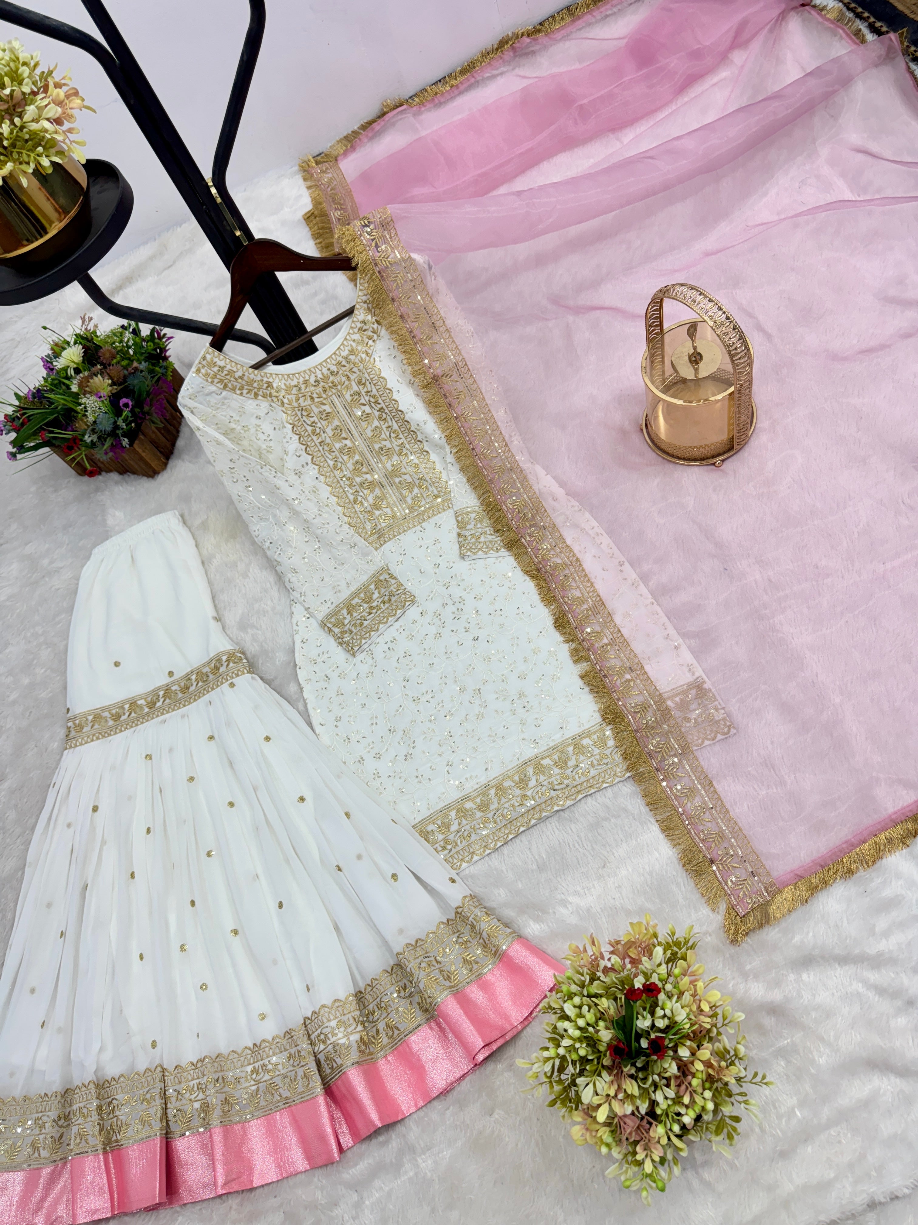 पार्टी वियर डिज़ाइनर टॉप-बॉटम और फैंसी दुपट्टा