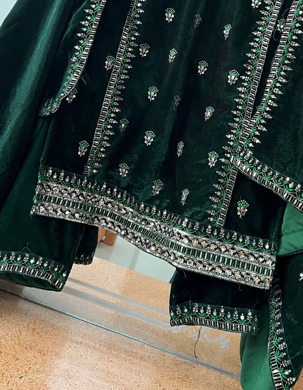 पार्टी वियर डिज़ाइनर टॉप-बॉटम और खूबसूरत दुपट्टा